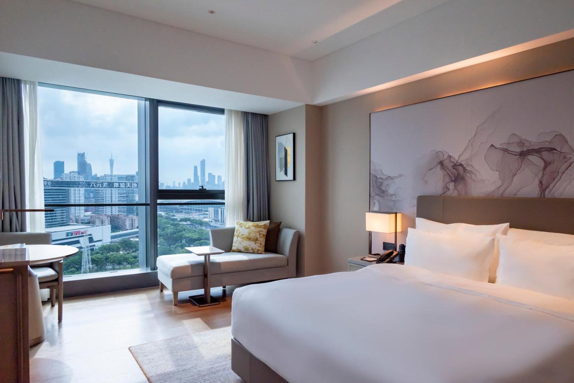 Pazhou Ln Dongfang Hotel-free Shuttle Bus To The Pazhou Convention Complex During Fair Period Canton