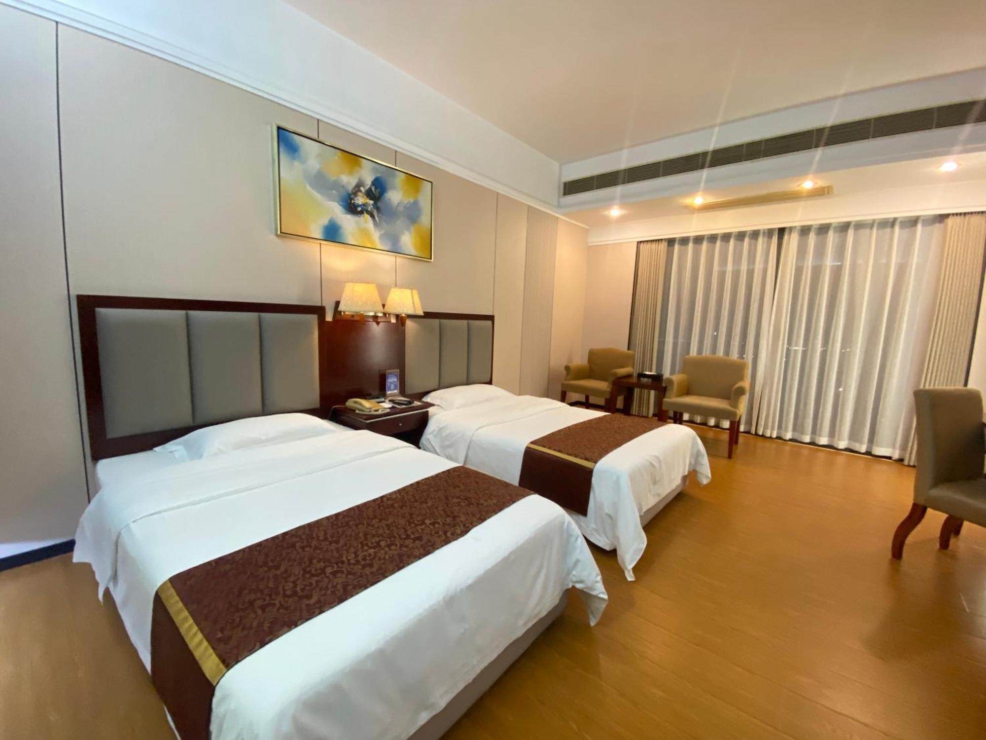 Yinfeng North Station Branch, Huacheng Road Subway Station Branch 3* Guangzhou