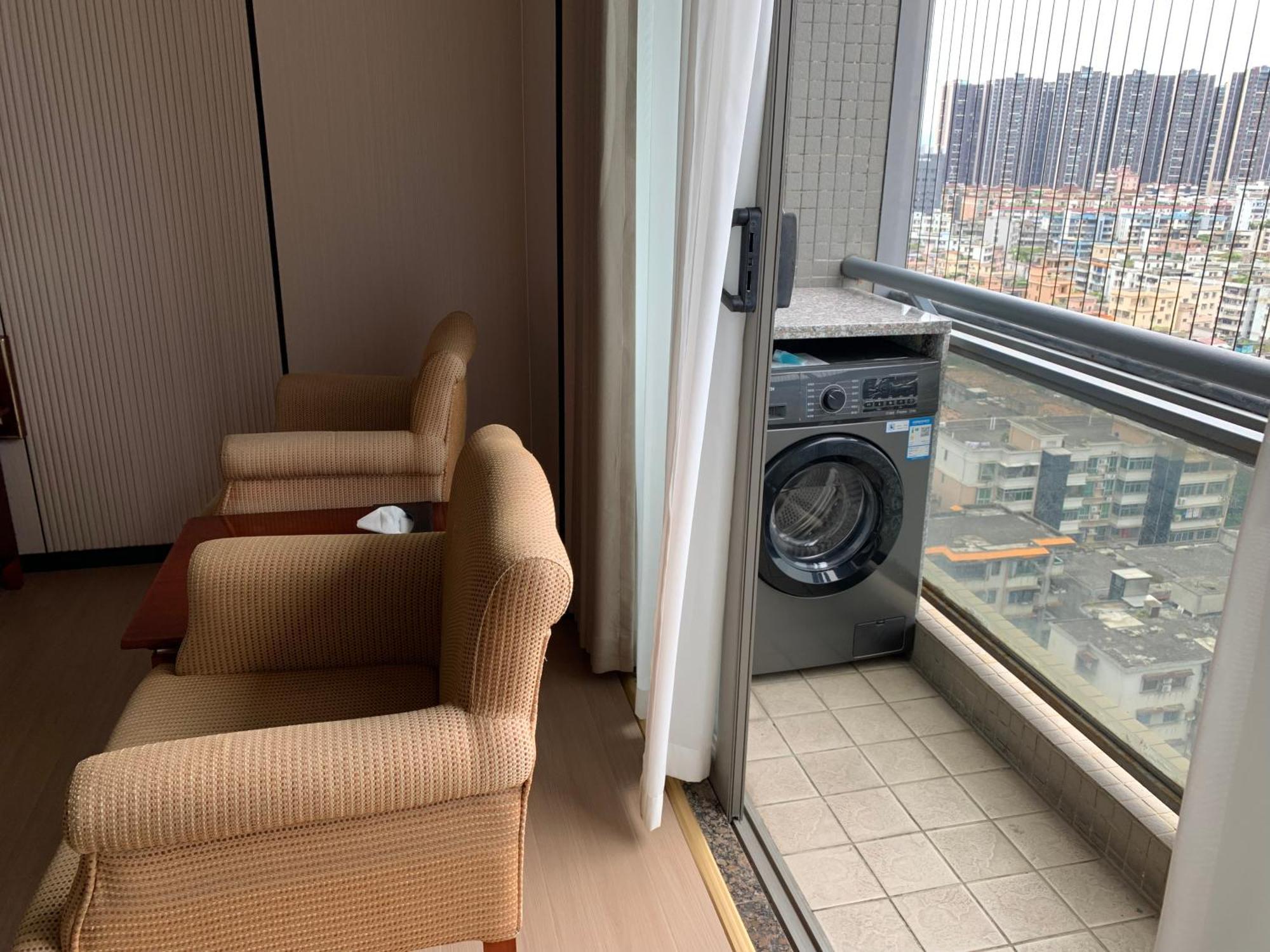 Aparthotel Yinfeng North Station Branch, Huacheng Road Subway Station Branch