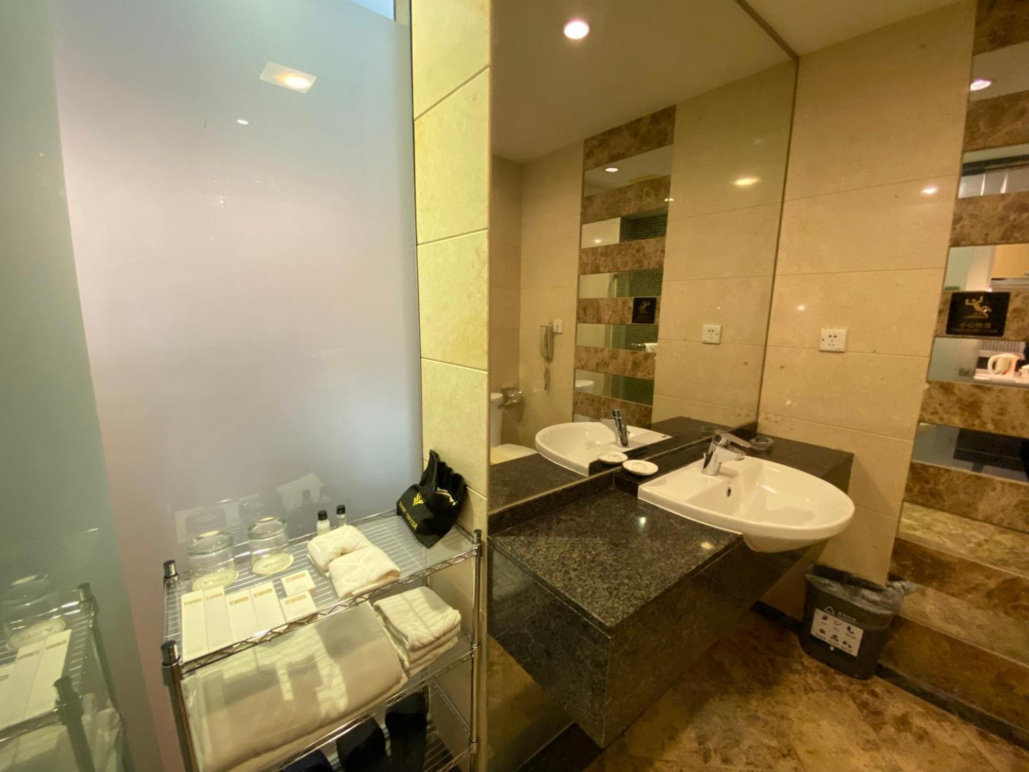 Aparthotel Yinfeng North Station Branch, Huacheng Road Subway Station Branch 3*