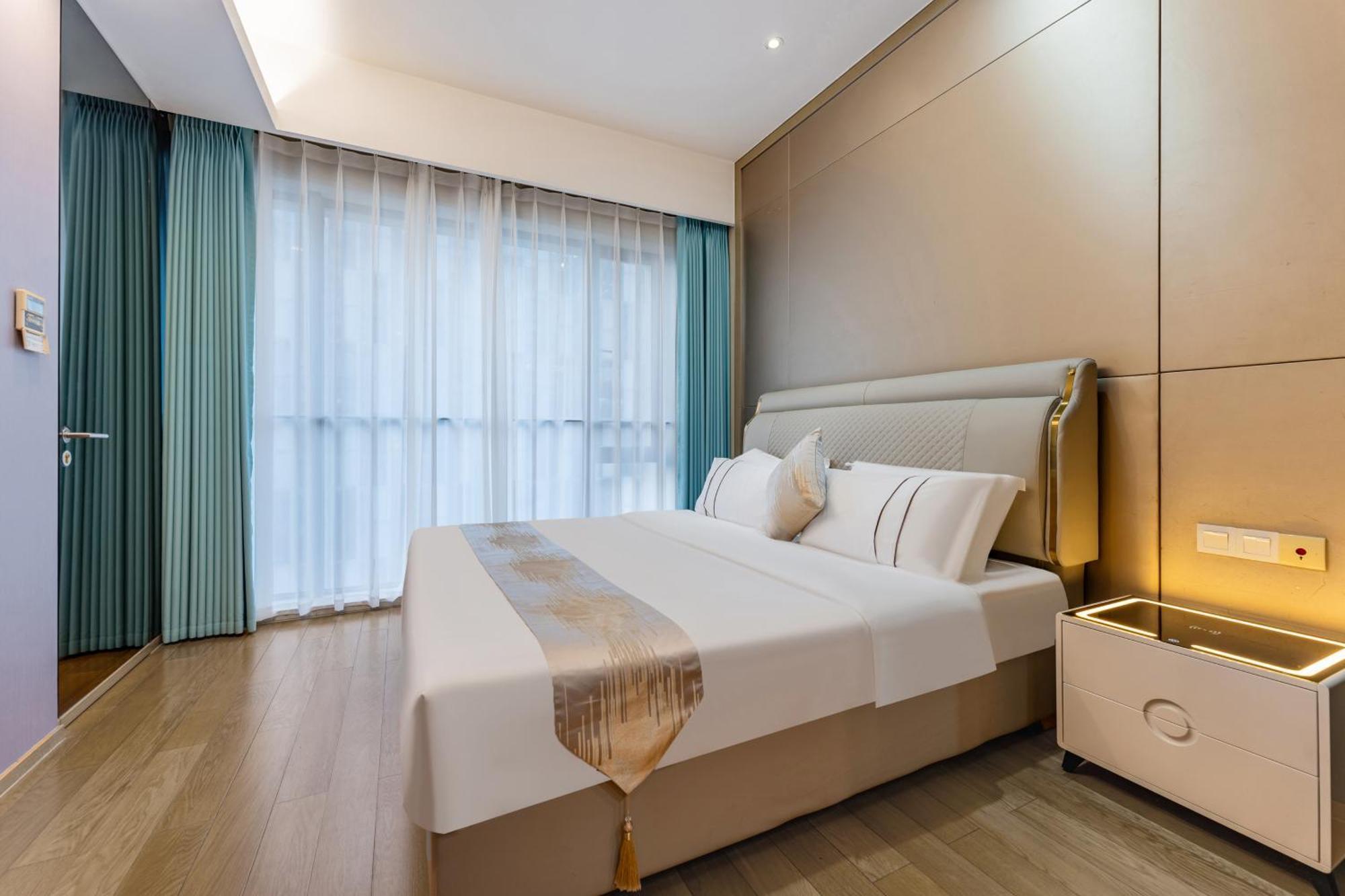 Yicheng Pazhou Poly World Trade Centre Apartment *