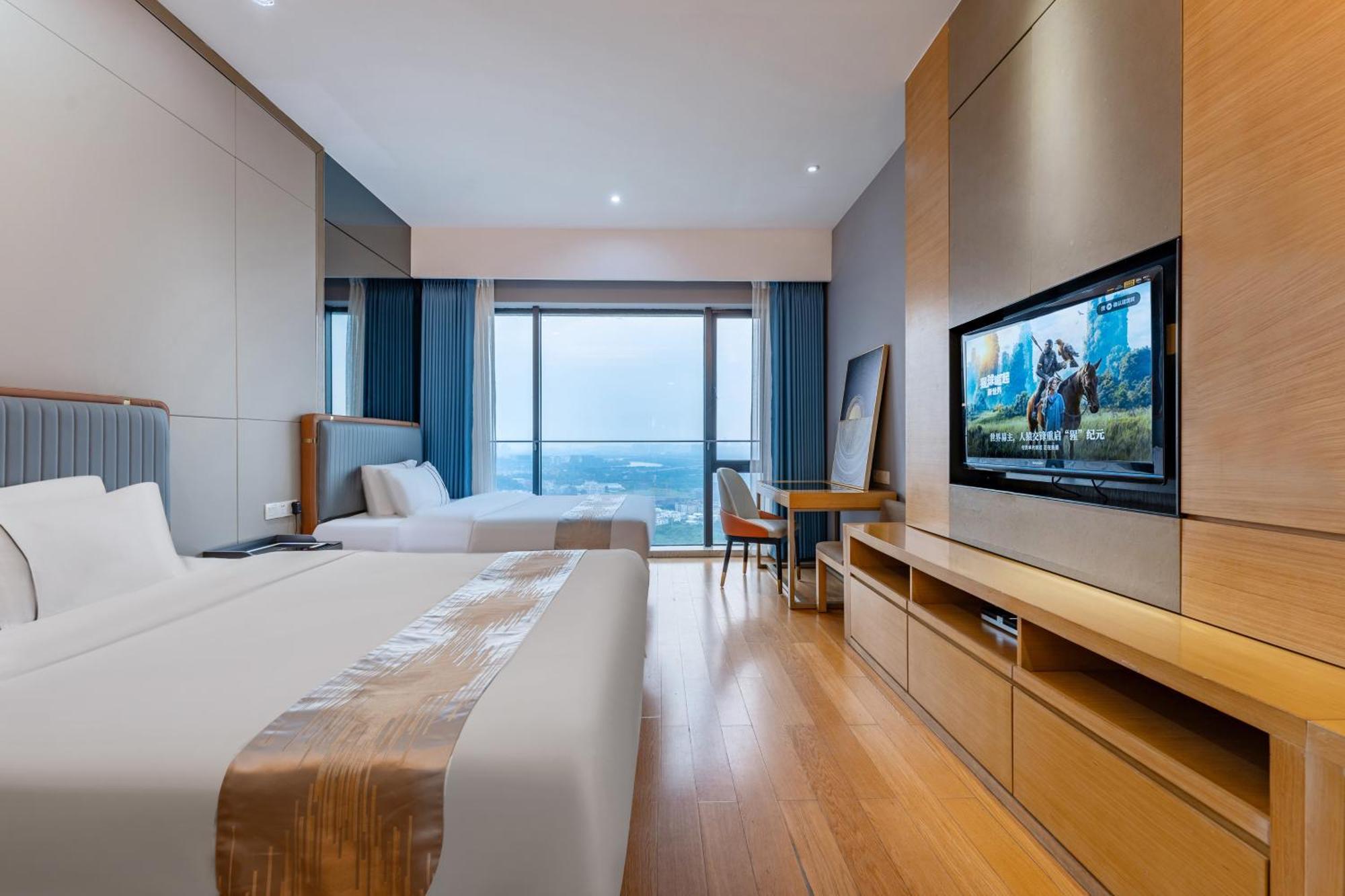 Yicheng Pazhou Poly World Trade Centre Apartment