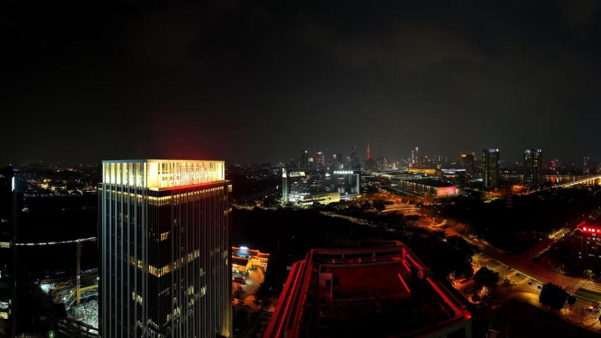 Pazhou Ln Dongfang Hotel-free Shuttle Bus To The Pazhou Convention Complex During Fair Period Hotel