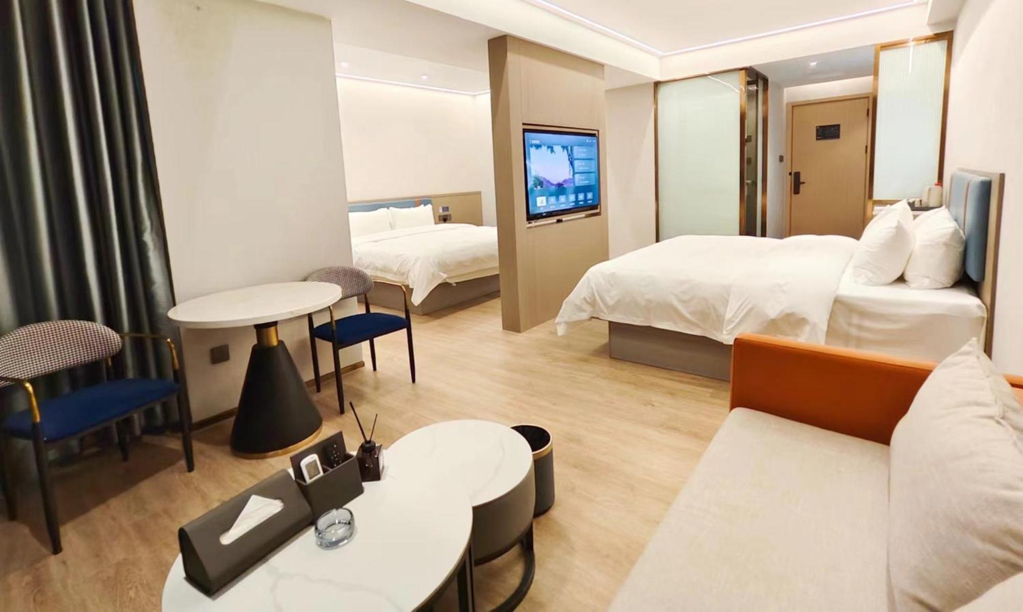 Yizhi - Tower Metro Station Pazhou Convention And Exhibition Center Branch 4*