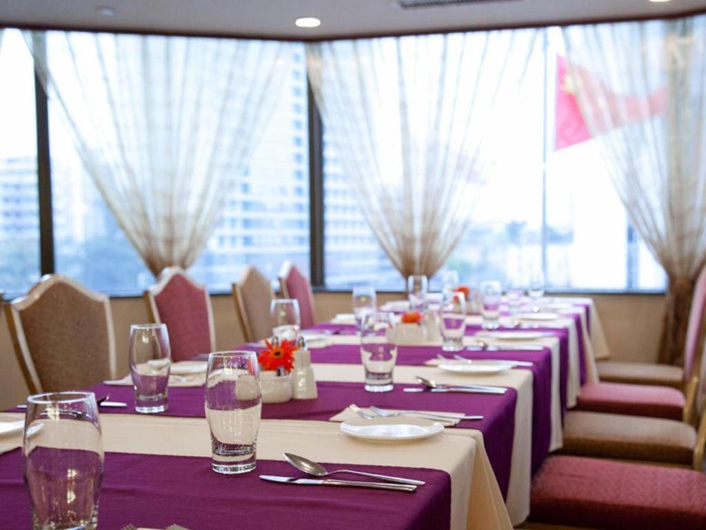 Hotel Rosedale &