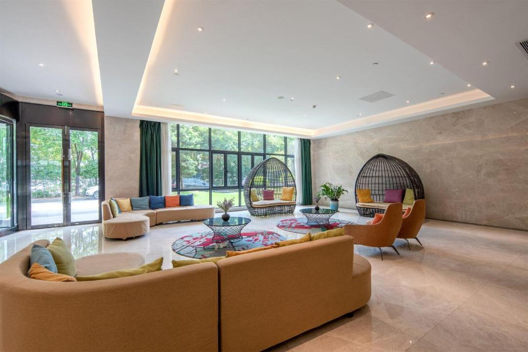 Mehood Lestie, Huangpu Baoneng Performing Arts Center 4* Guangzhou
