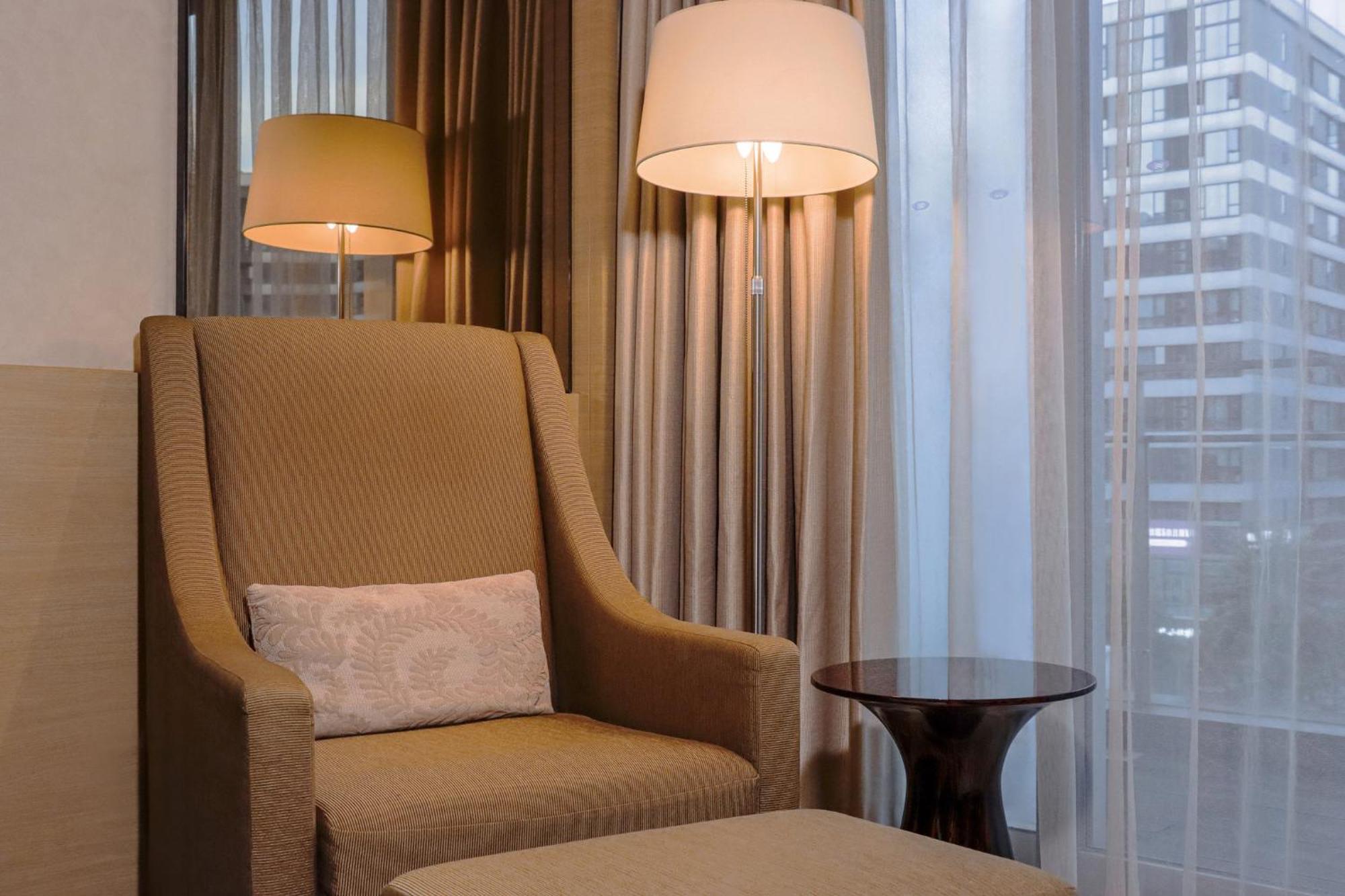 Crowne Plaza Huadu By Ihg - Free Shuttle Bus Between To Exhibition Center During Fair 5*