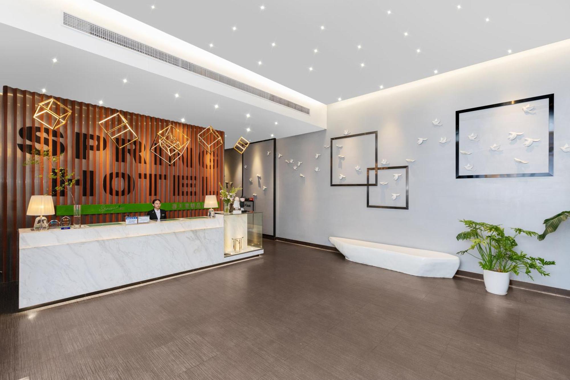 Spring Time Hotel