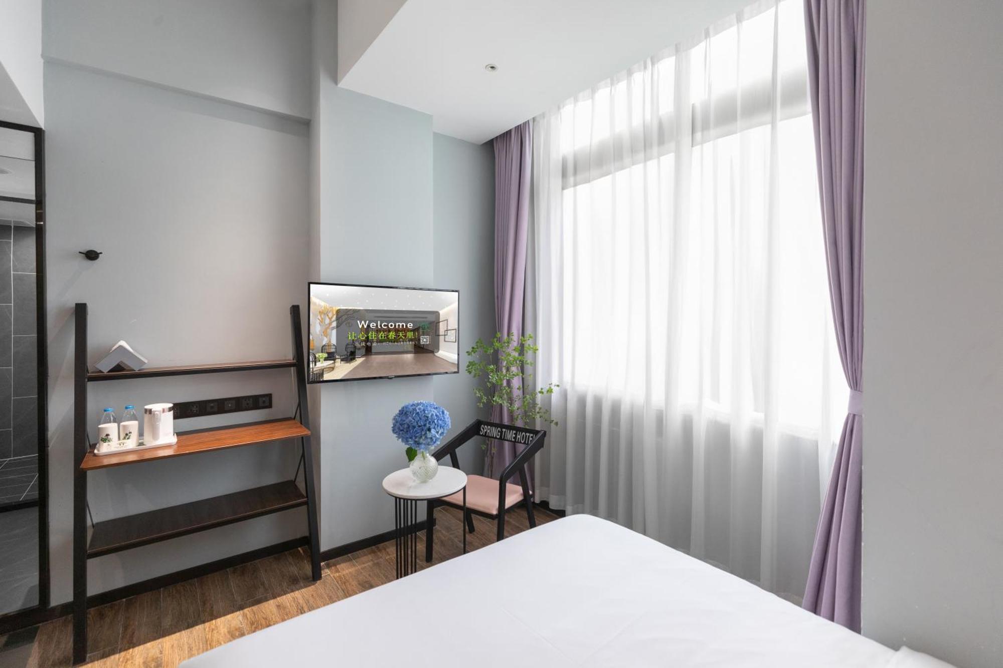 Hotel Spring Time