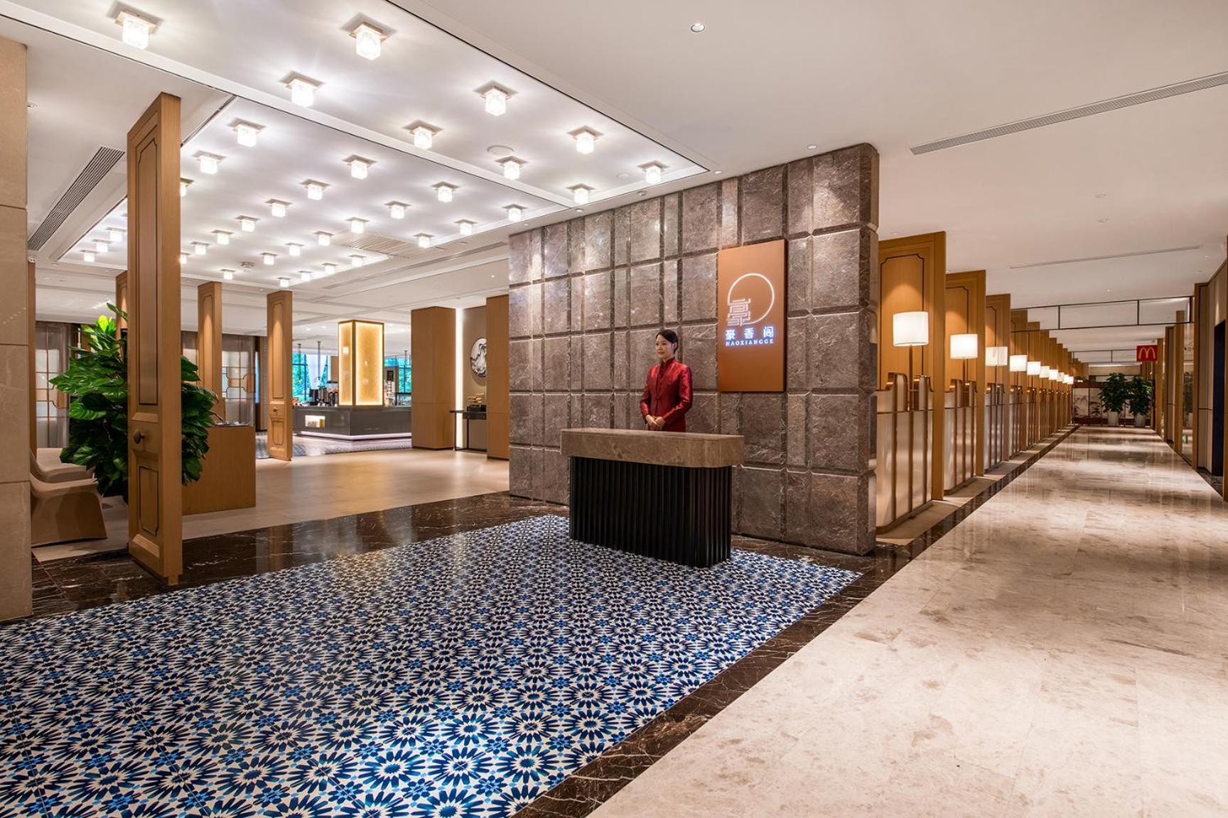 Southern Airlines Pearl Airport Hotel-canton Fair Free Shuttle Bus Hotel Guangzhou