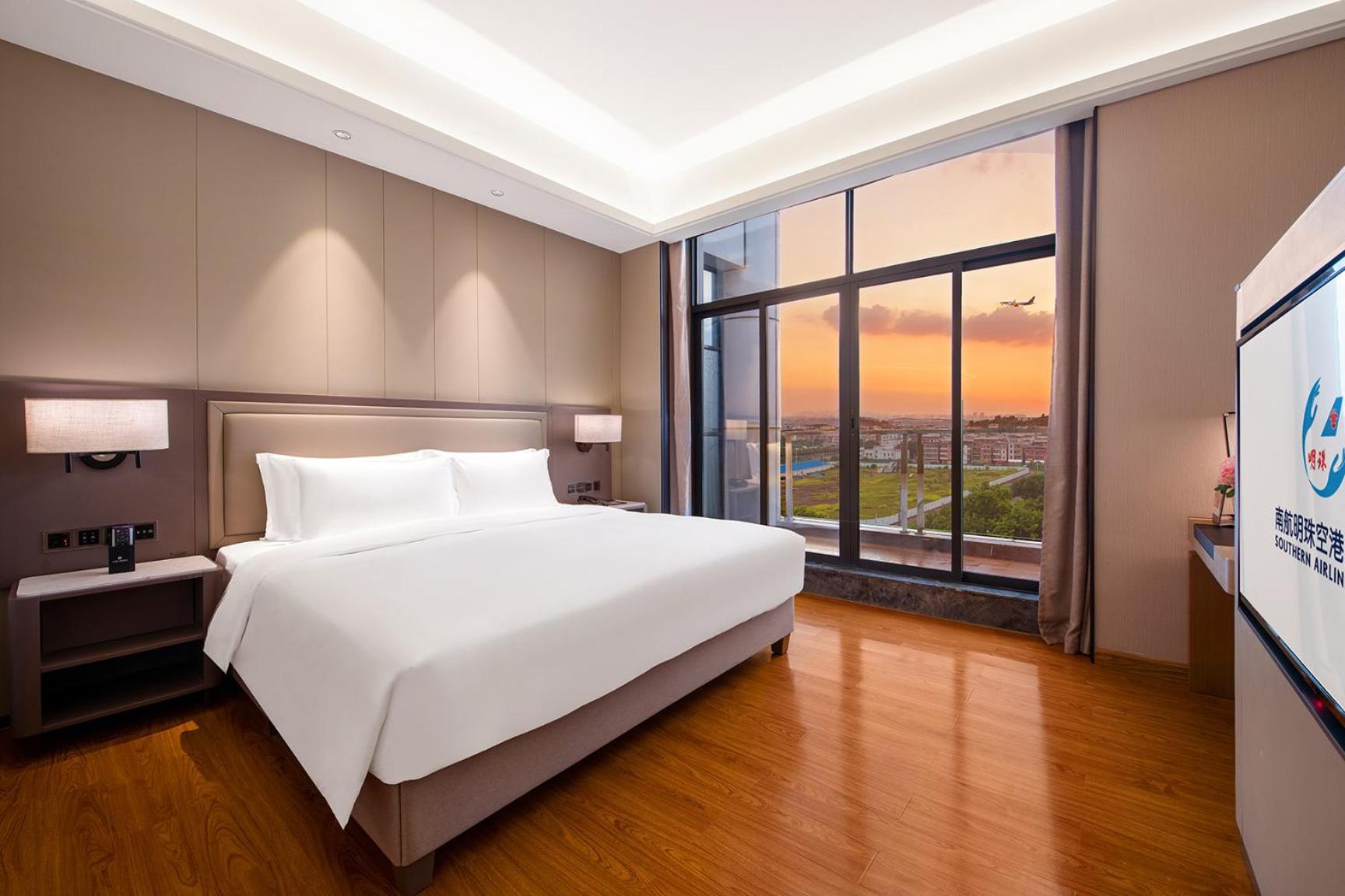 Southern Airlines Pearl Airport Hotel-canton Fair Free Shuttle Bus Hotel Guangzhou