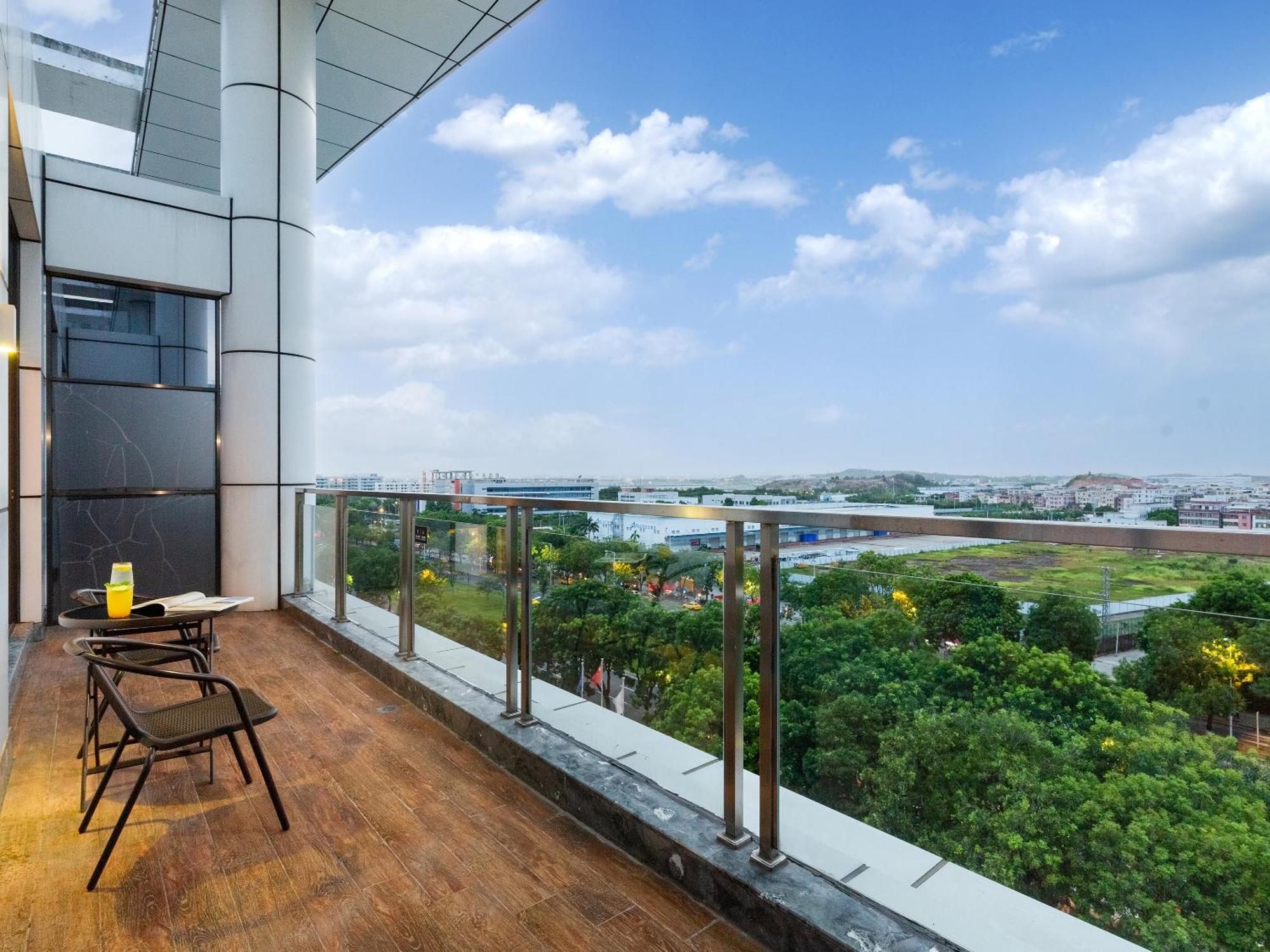 Southern Airlines Pearl Airport Hotel-canton Fair Free Shuttle Bus Hotel Guangzhou