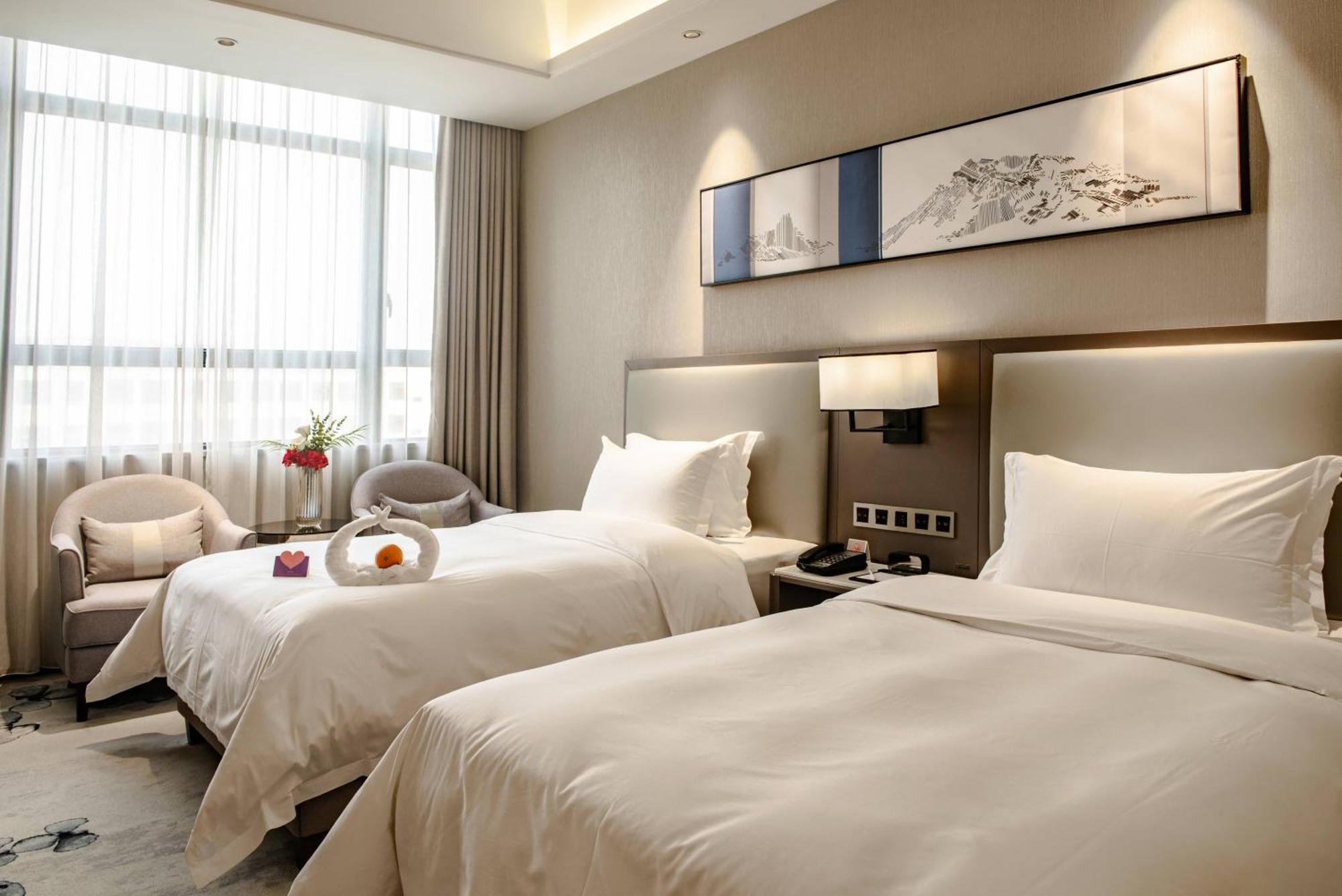 Southern Airlines Pearl Airport Hotel-canton Fair Free Shuttle Bus Hotel Guangzhou