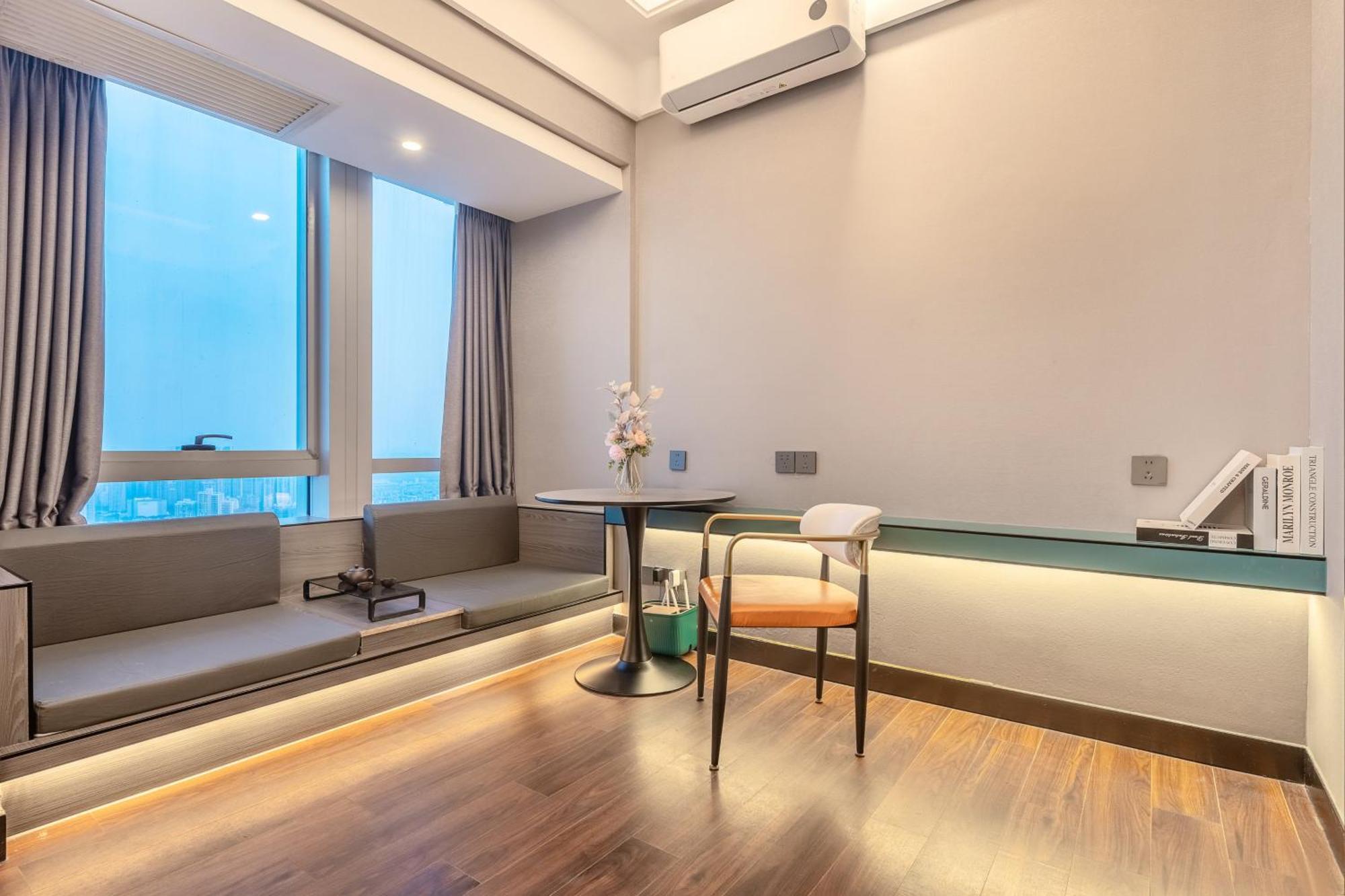 Star Stage International - 1min To Line2 & Line8 Changgang Stn-free Private Car Delivery To Fair From Apr 15th To 4th Apartment Guangzhou
