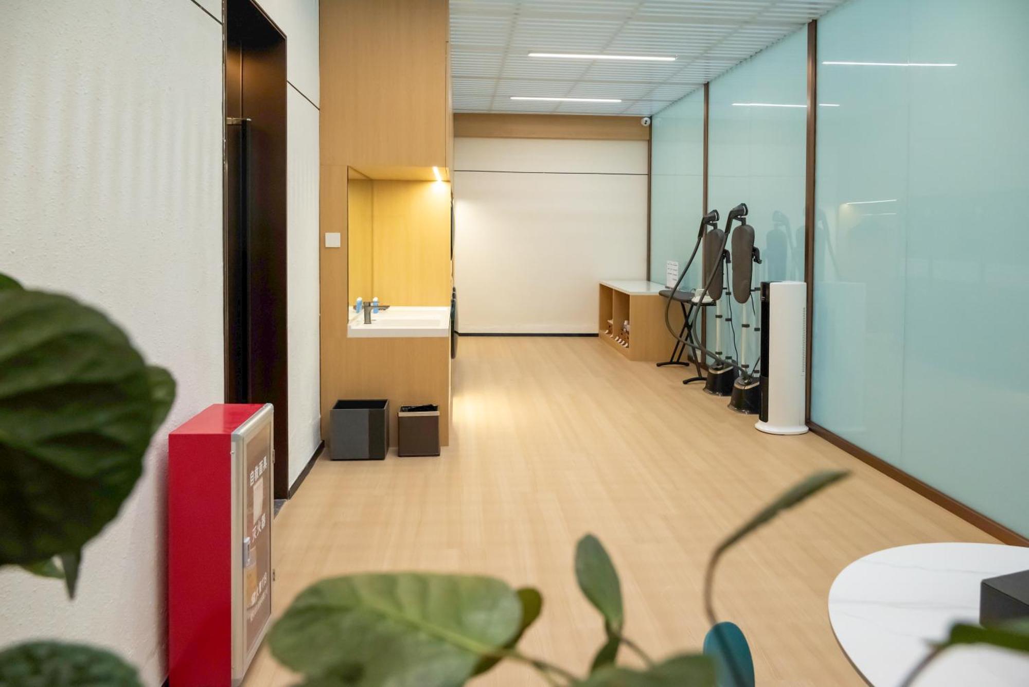 Pazhou Ln Dongfang Hotel-free Shuttle Bus To The Pazhou Convention Complex During Fair Period Hotel