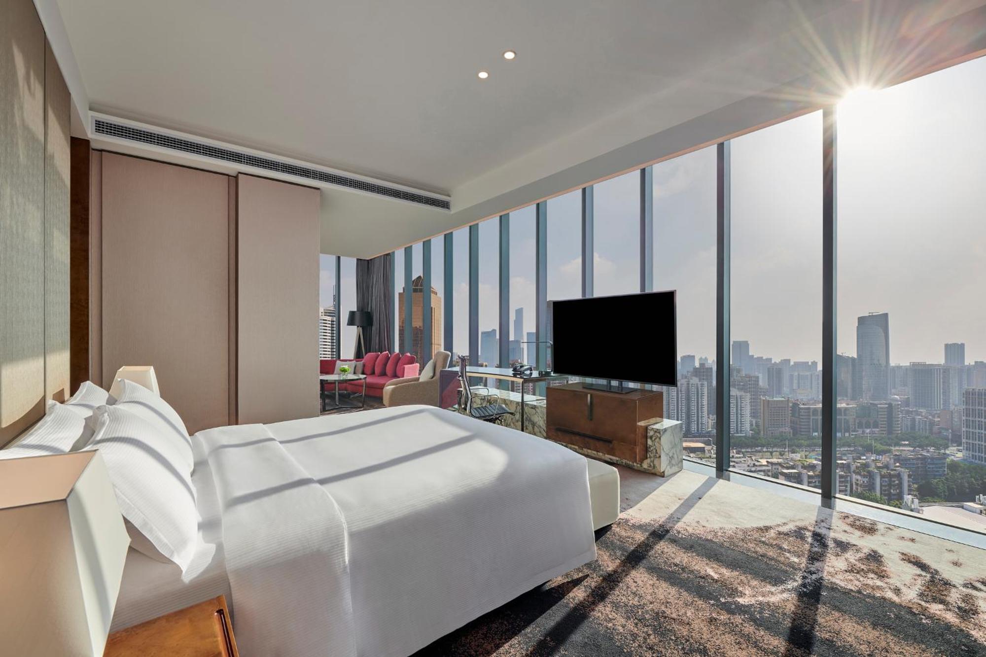 Hilton Tianhe: Fair Shuttle & Registration 5*