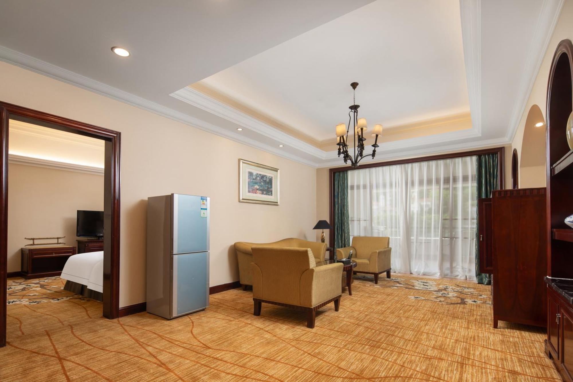 Phoenix Hotel 5*