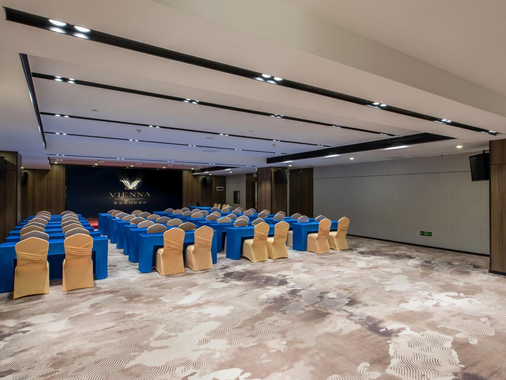 Vienna International Baiyun International Conference Center Hotel 3*