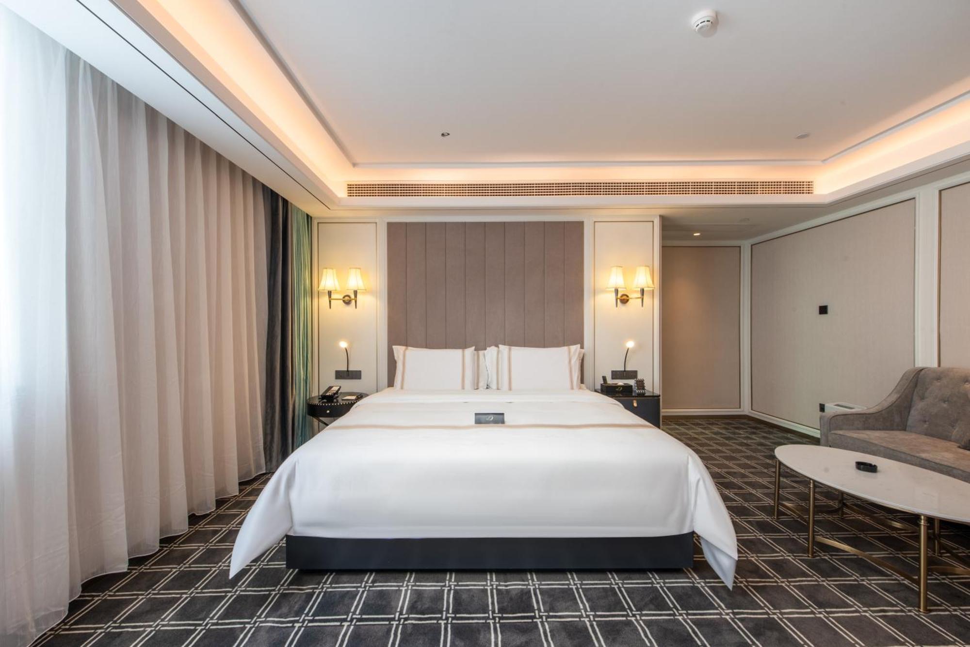 Xana Deluxe Xintang South High-speed Railway Station Hotel Guangzhou