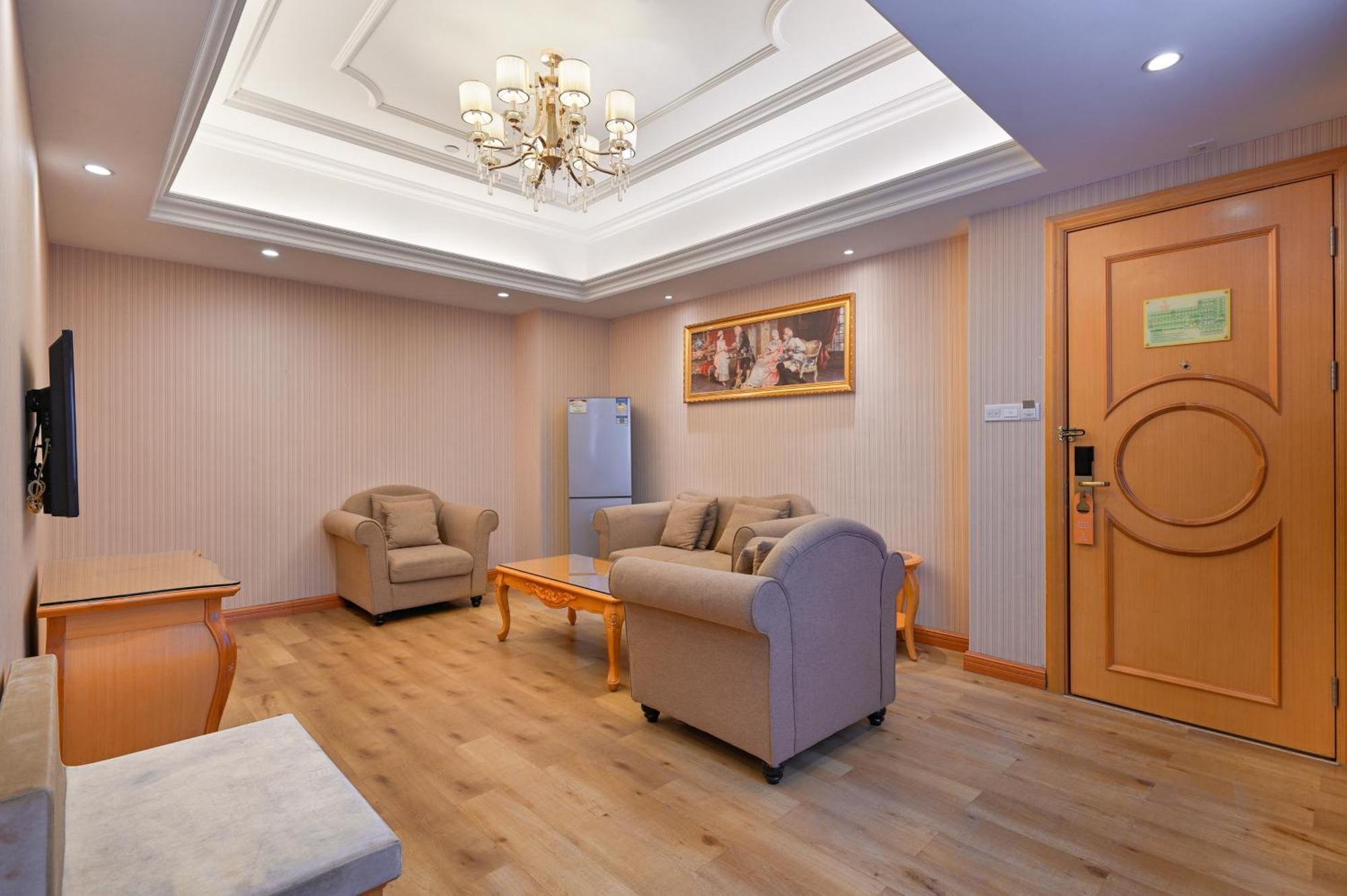 Hotel Vienna International Baiyun International Conference Center 3*