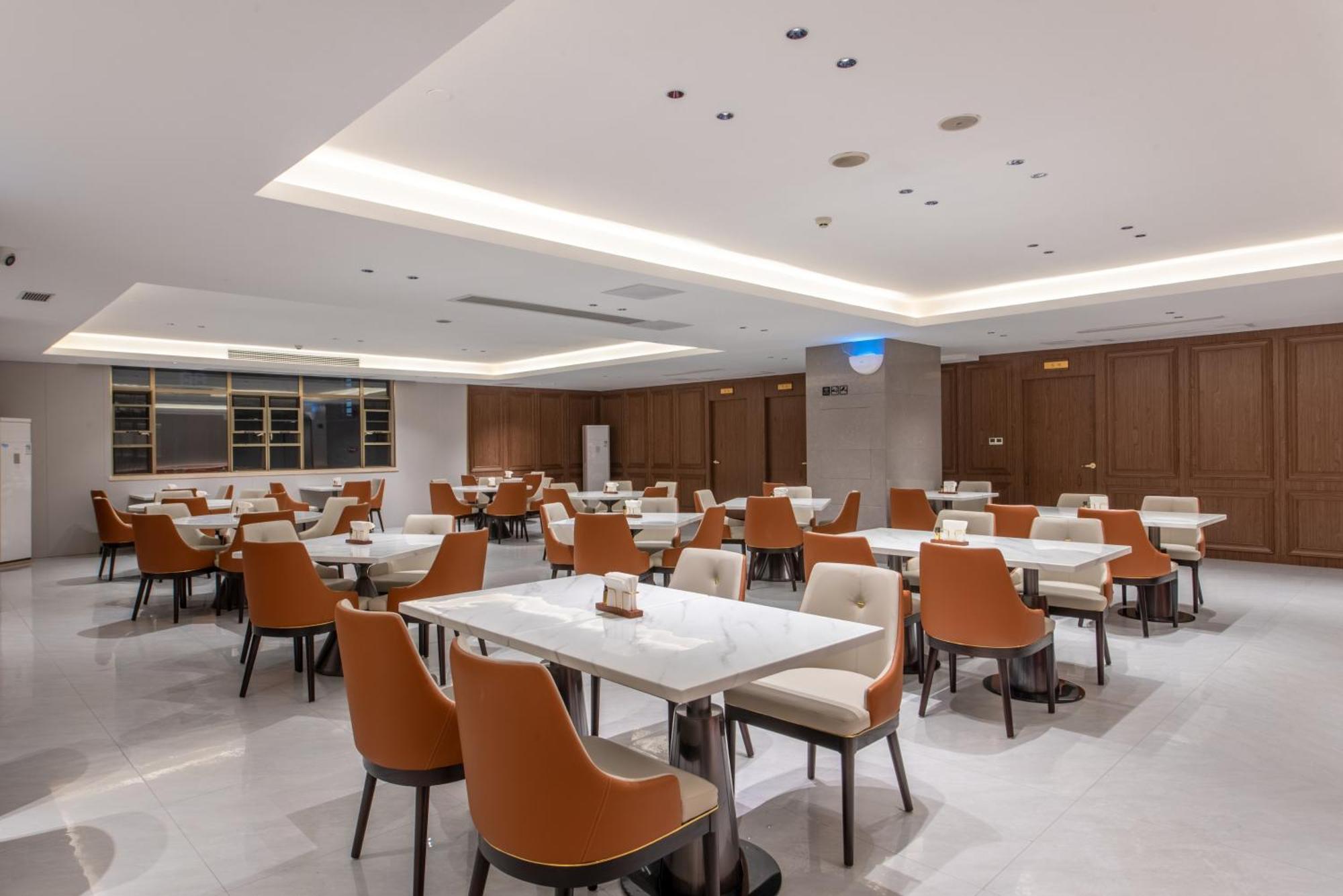 Vienna International Baiyun International Conference Center Hotel