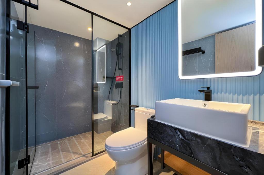 Hotel Echarm Dongpu Financial Pazhou Convention Center 3*