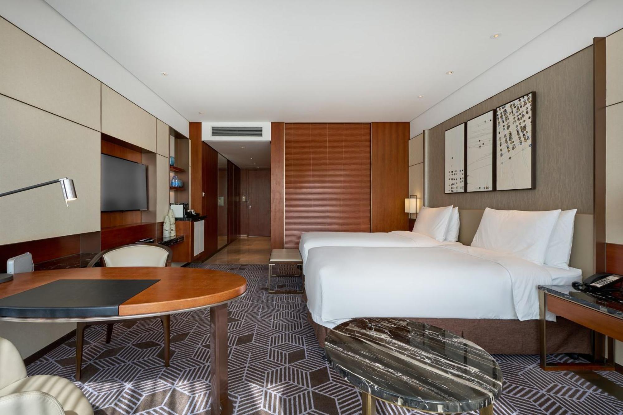 Hotel Intercontinental Exhibition Center By Ihg - Free Shuttle Between And Exhibition Center During Fair & Exhibitor Registration Counter