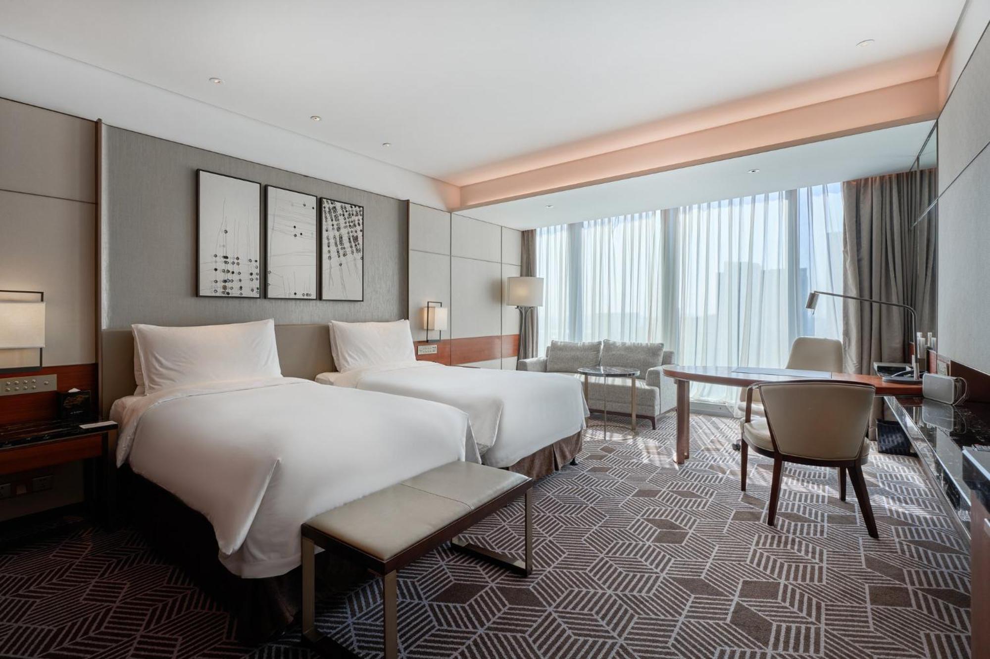 Intercontinental Exhibition Center By Ihg - Free Shuttle Between And Exhibition Center During Fair & Exhibitor Registration Counter Hotel 5*
