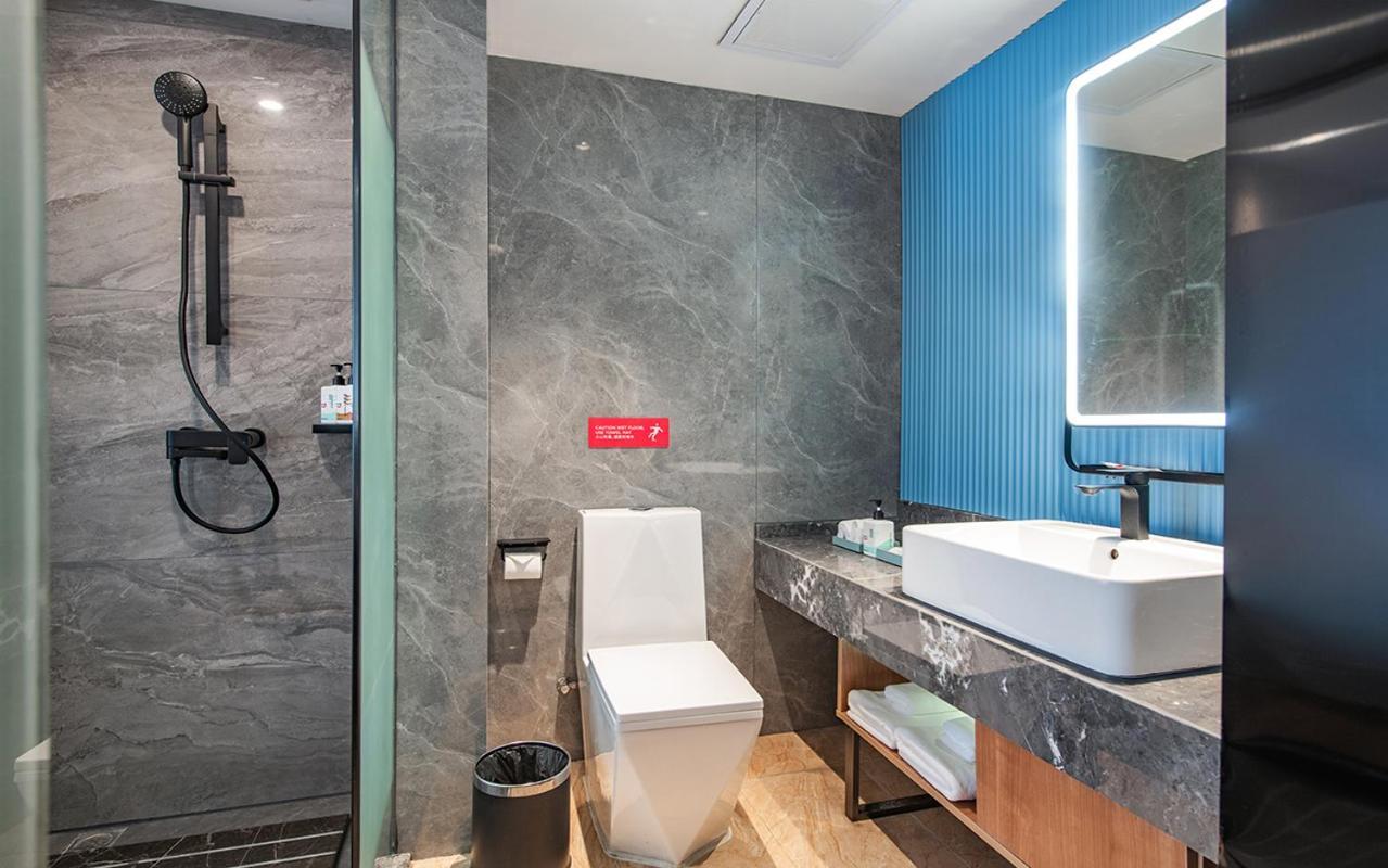 Hotel Echarm Jiahe Helong Branch 3*