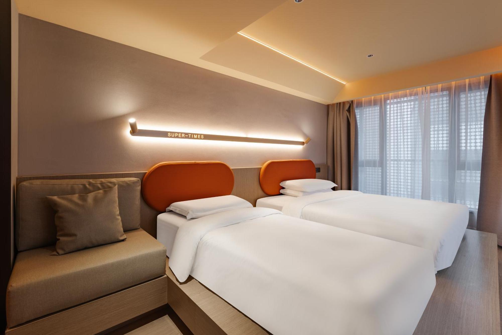 Super Time Trendy Design Beijing Road Pedestrian Street Dafo Temple Branch