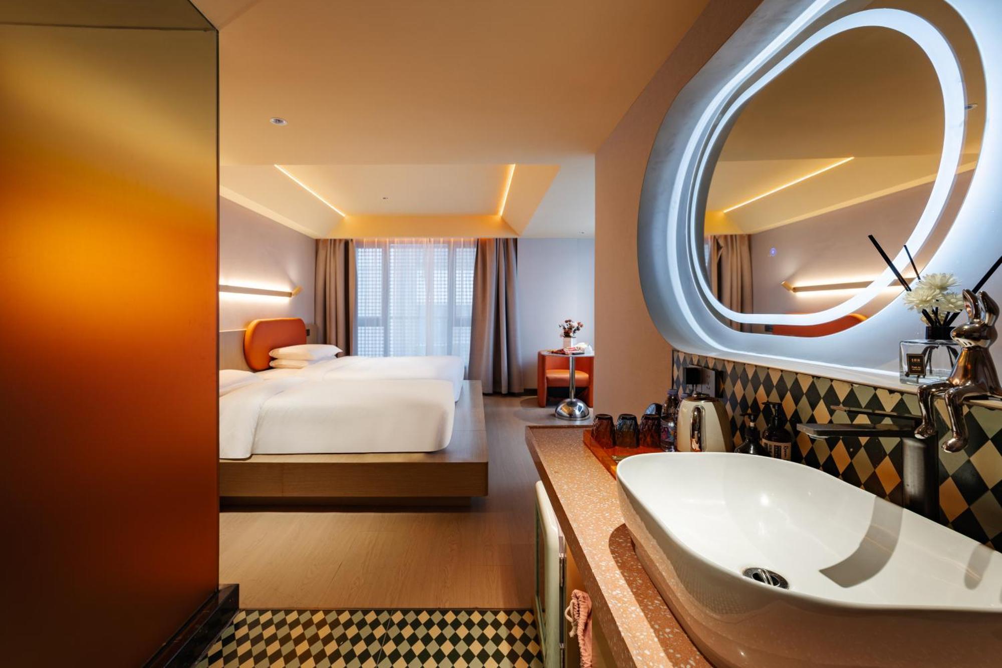 Super Time Trendy Design Beijing Road Pedestrian Street Dafo Temple Branch Hotel 3*