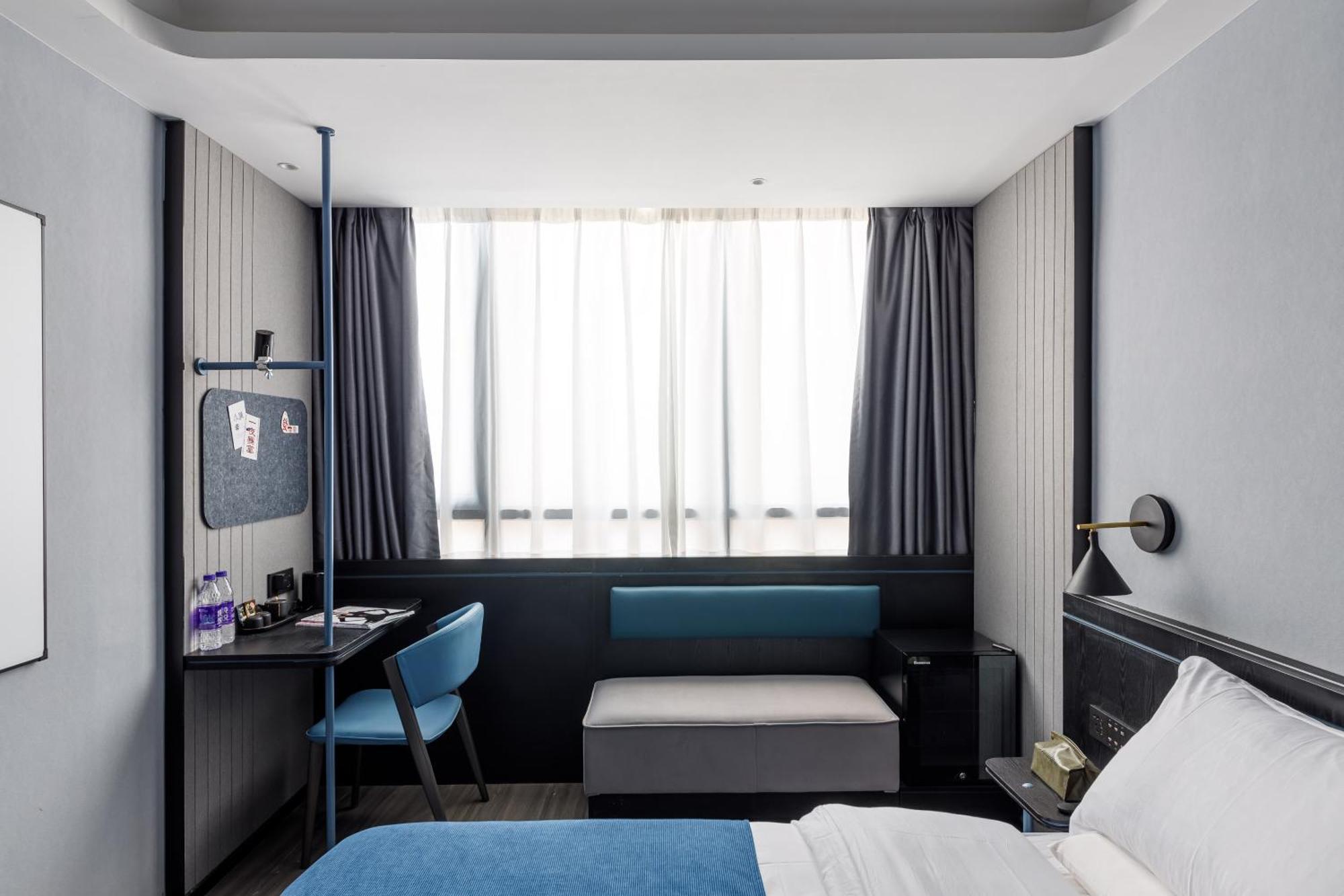 Bil Travel Nanfang Hospital Tonghe Subway Station Branch Hotel 3*