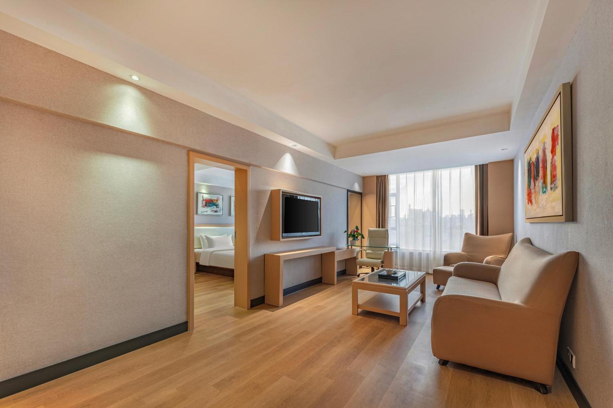 Meihao Mingyue International Finance Keyun Road Metro Branch 4*