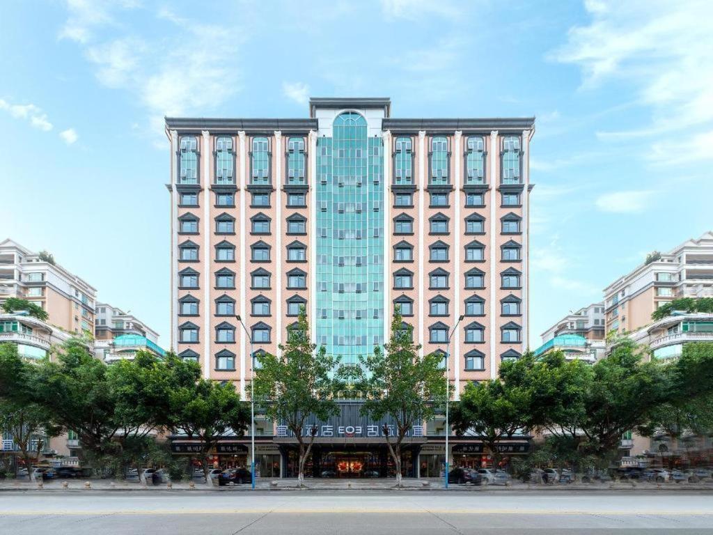 Echarm North Station Cultural Tourism Hotel 3*