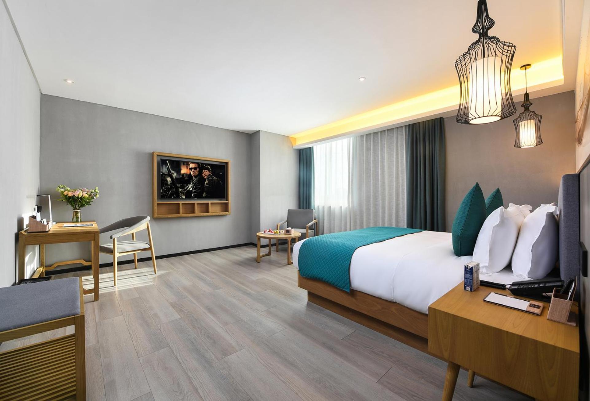 Mehood Lestie International Nancun Wanbo Metro Station Branch - Free Shuttle Bus To Fair Complex During Fair Period & Free Breakfast & Free Afternoon Tea & Free Midnight Snack & Free Vpn Internet Access Hotel Guangzhou