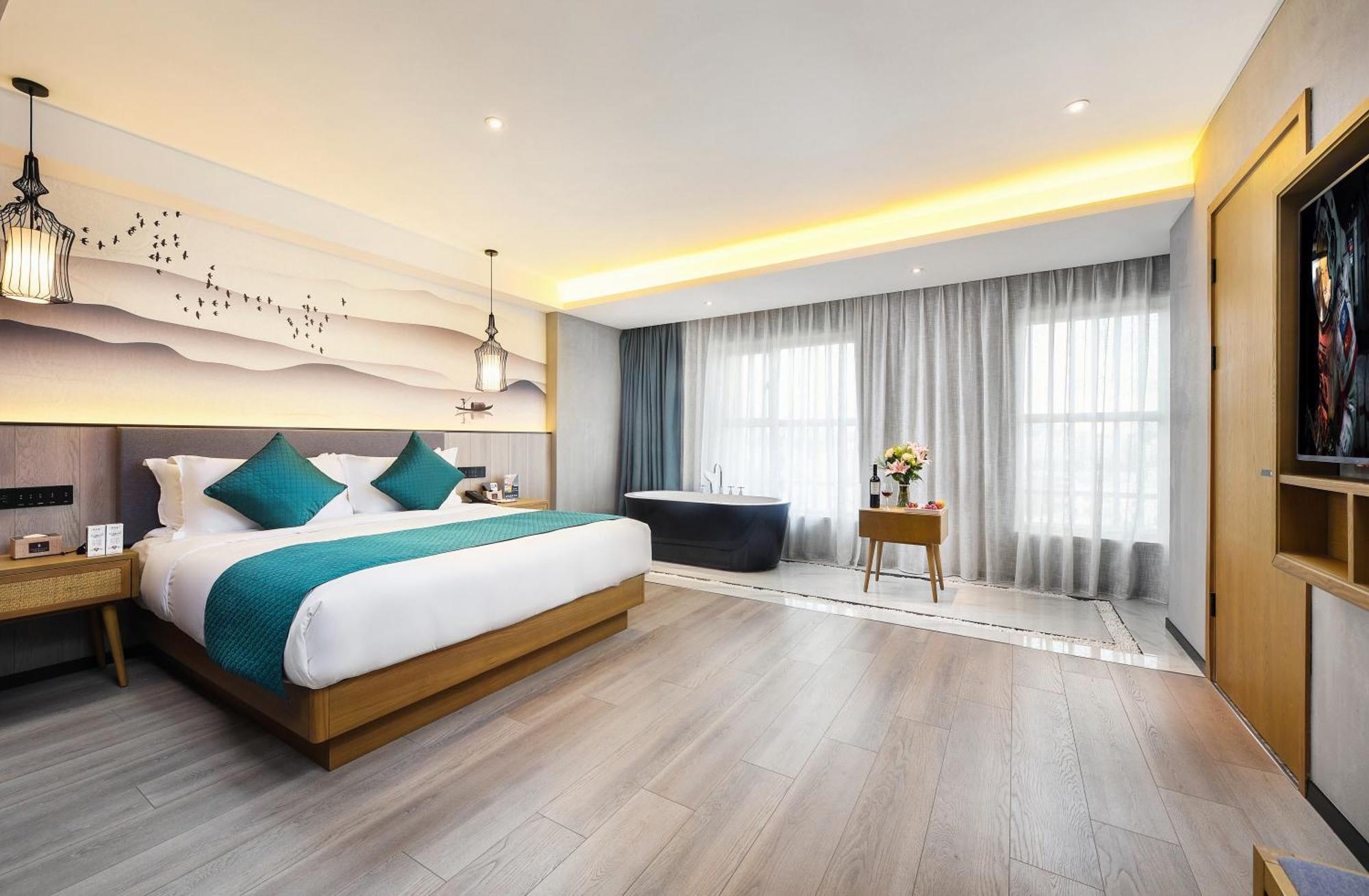 Mehood Lestie International Nancun Wanbo Metro Station Branch - Free Shuttle Bus To Fair Complex During Fair Period & Free Breakfast & Free Afternoon Tea & Free Midnight Snack & Free Vpn Internet Access