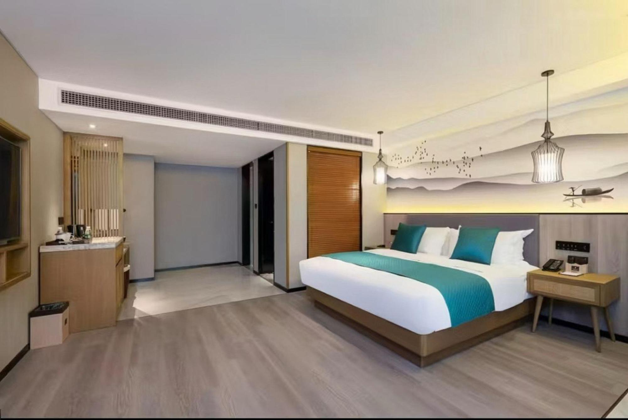 Mehood Lestie International Nancun Wanbo Metro Station Branch - Free Shuttle Bus To Fair Complex During Fair Period & Free Breakfast & Free Afternoon Tea & Free Midnight Snack & Free Vpn Internet Access Guangzhou