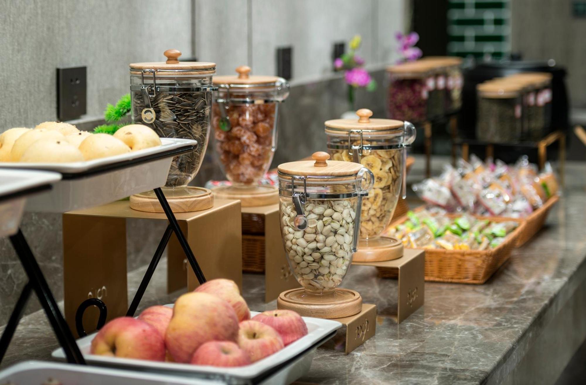 Mehood Lestie International Nancun Wanbo Metro Station Branch - Free Shuttle Bus To Fair Complex During Fair Period & Free Breakfast & Free Afternoon Tea & Free Midnight Snack & Free Vpn Internet Access Guangzhou