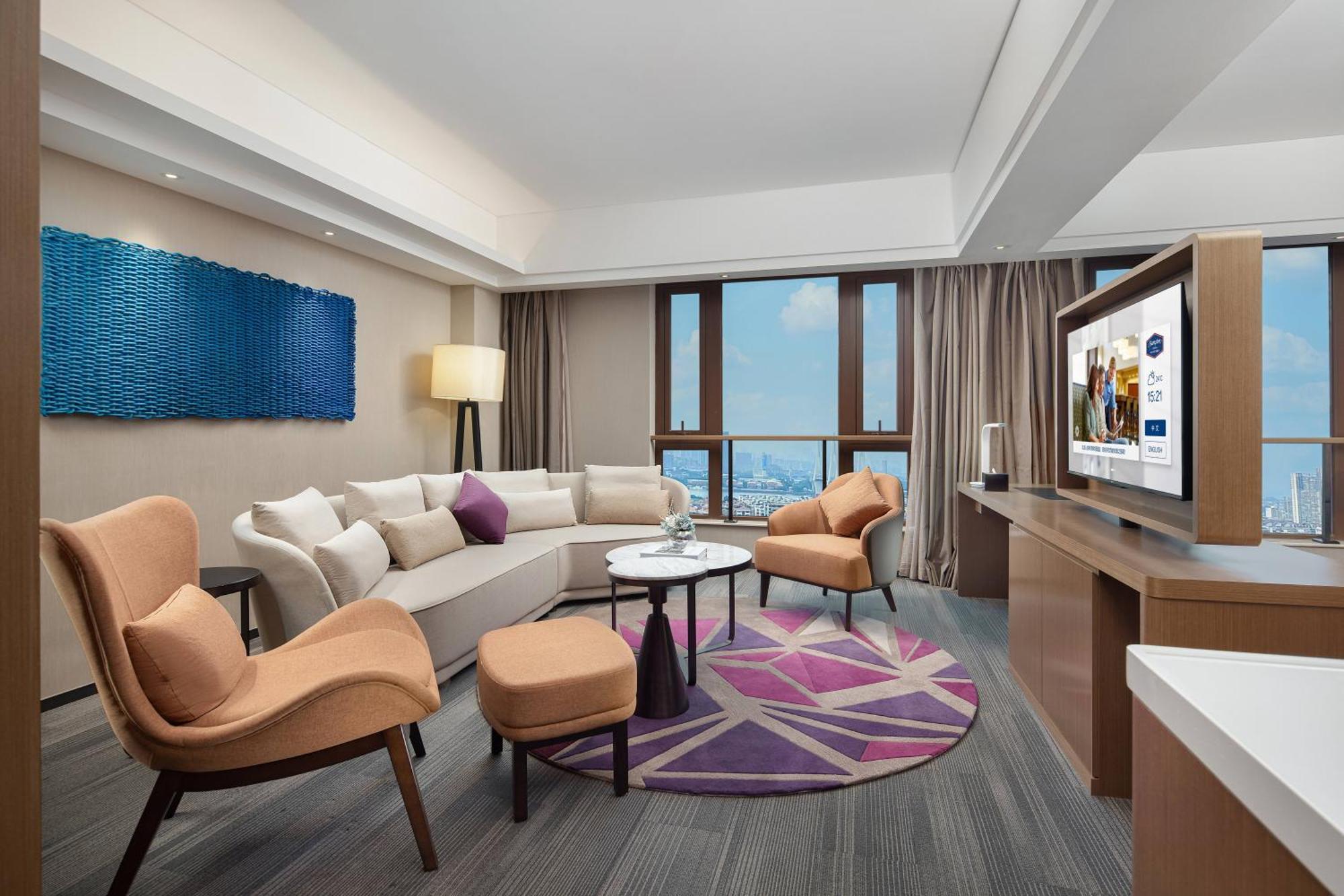 Hotel Hampton By Hilton Luoxi
