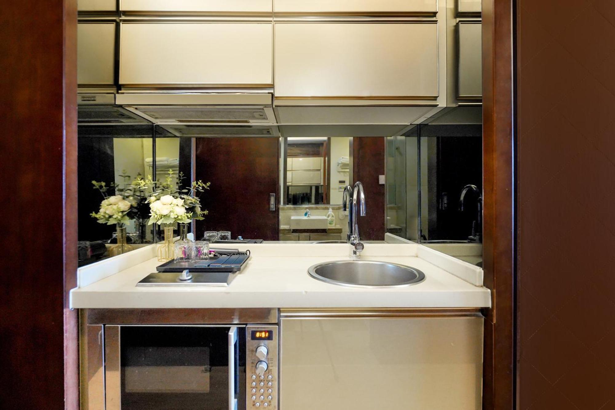 Hotel Ht Legend Changgang Metro Station Exit F -direct To Fair 3*