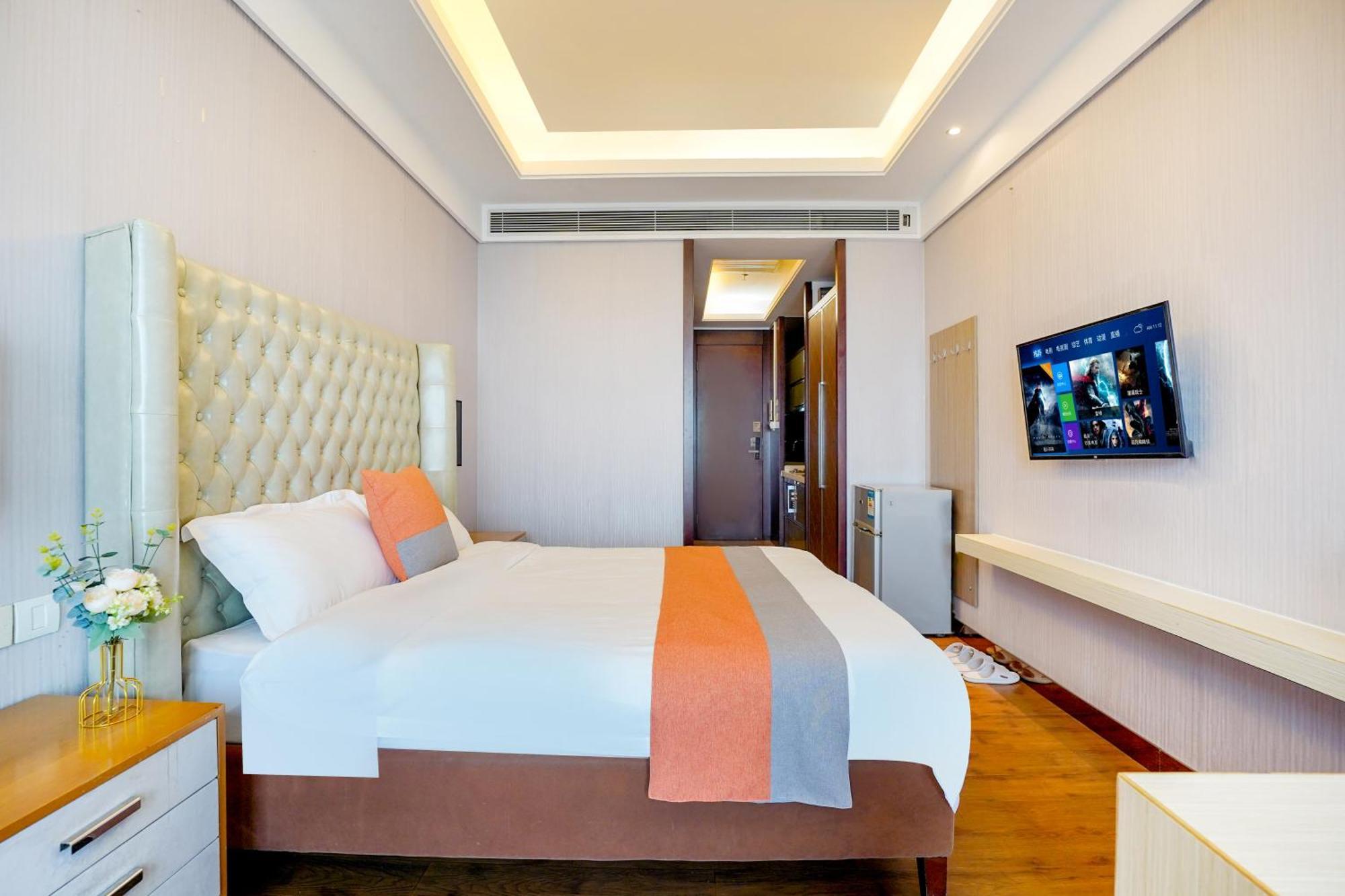 Hotel Ht Legend Changgang Metro Station Exit F -direct To Fair