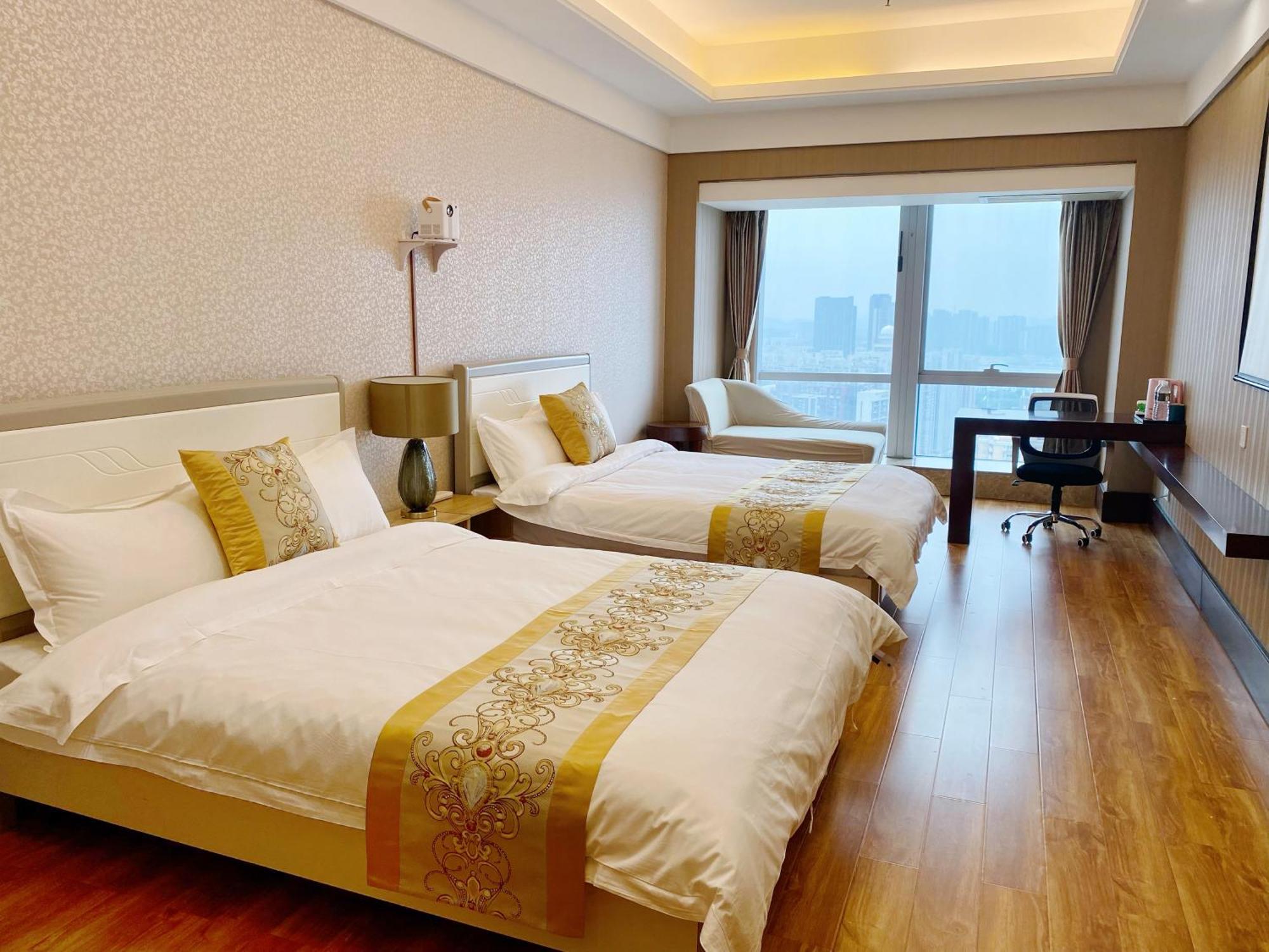 Ht Legend Changgang Metro Station Exit F -direct To Fair Hotel 3*