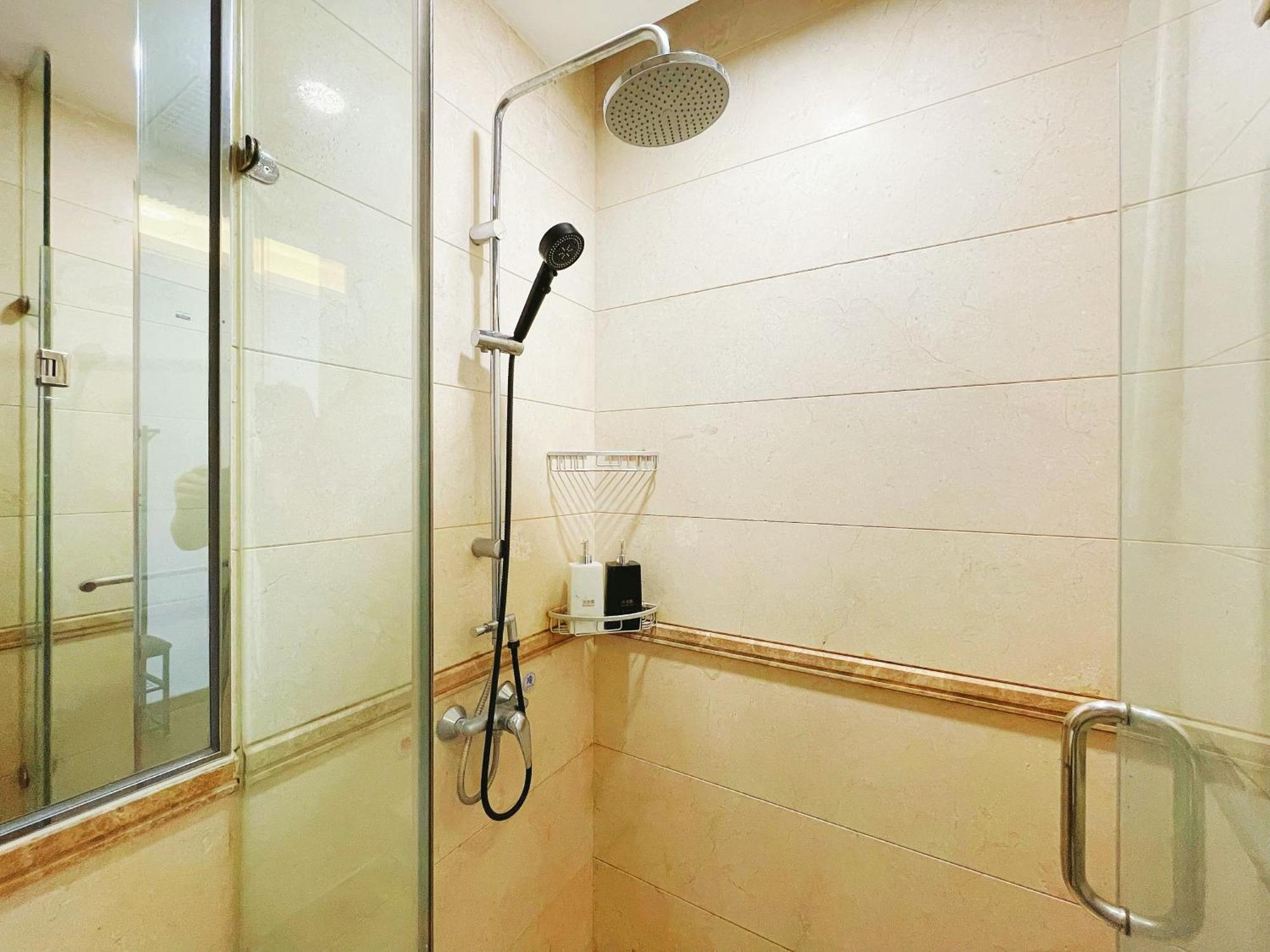 Hotel Ht Legend Changgang Metro Station Exit F -direct To Fair 3*