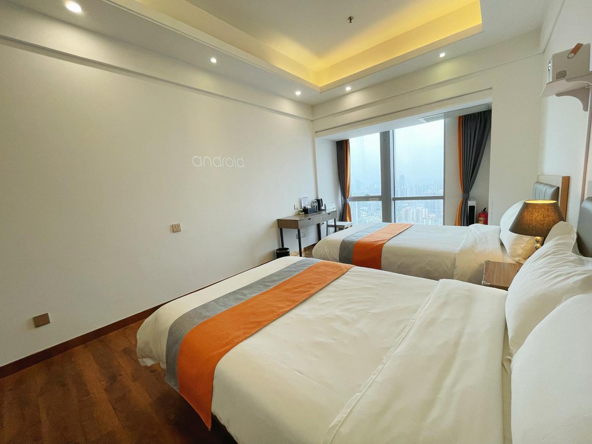 Hotel Ht Legend Changgang Metro Station Exit F -direct To Fair 3*