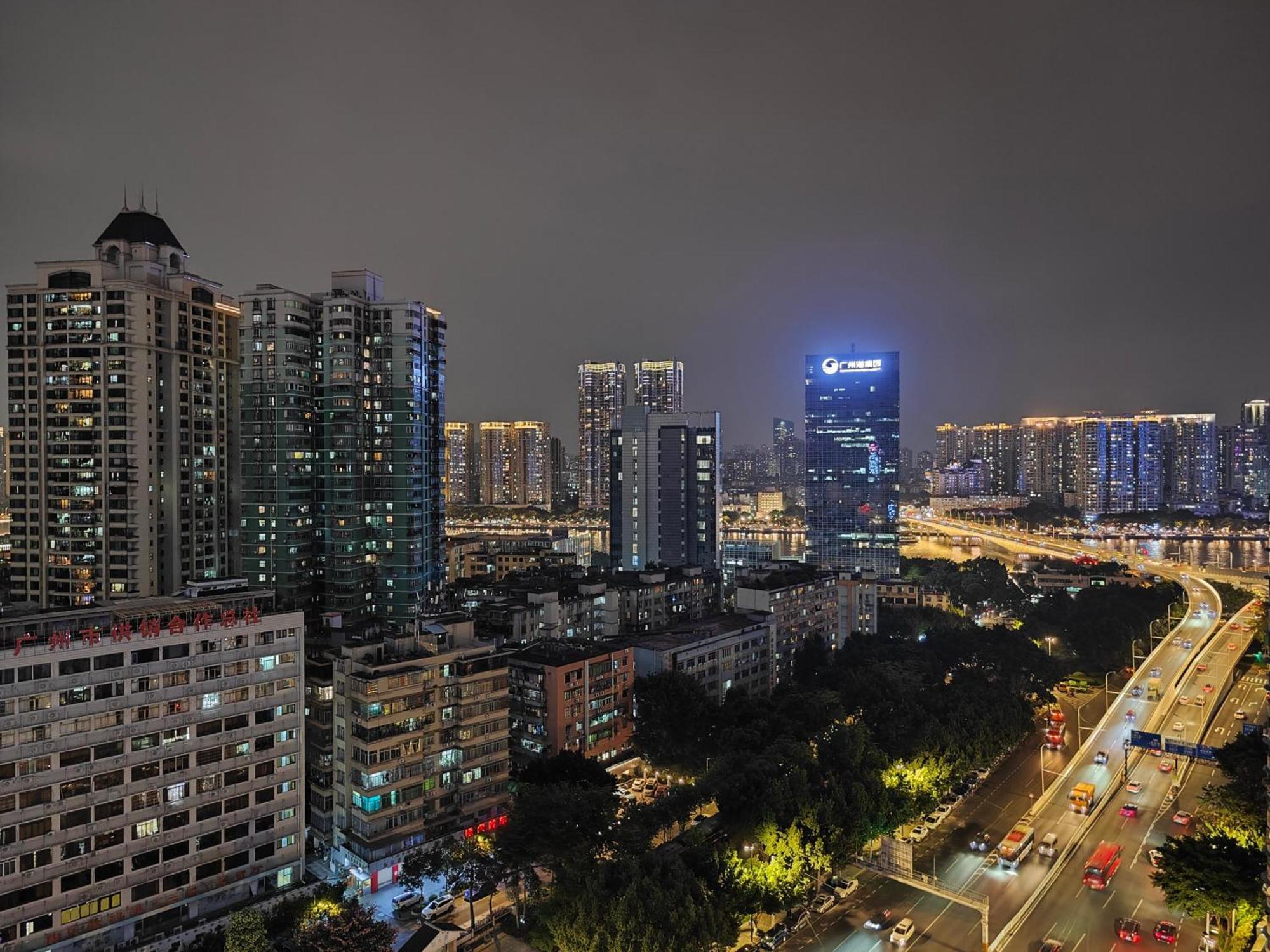 Echarm International Beijing Road Pedestrian Street Tianzi Wharf Branch - Free Shuttle Bus To Fair Complex During Fair Period