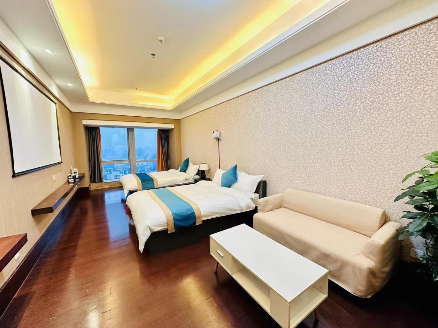 Hotel Ht Legend Changgang Metro Station Exit F -direct To Fair