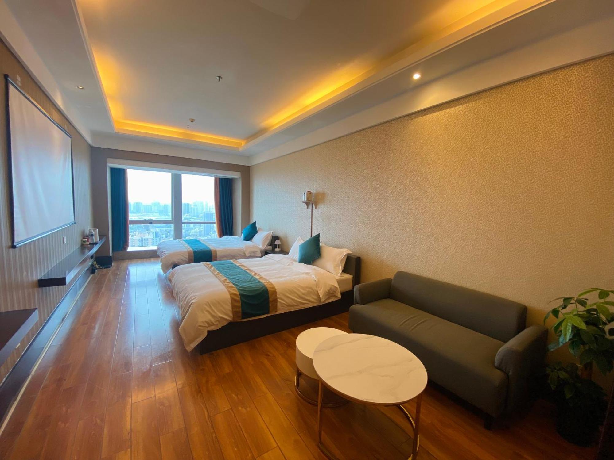 Ht Legend Changgang Metro Station Exit F -direct To Fair Hotel 3*