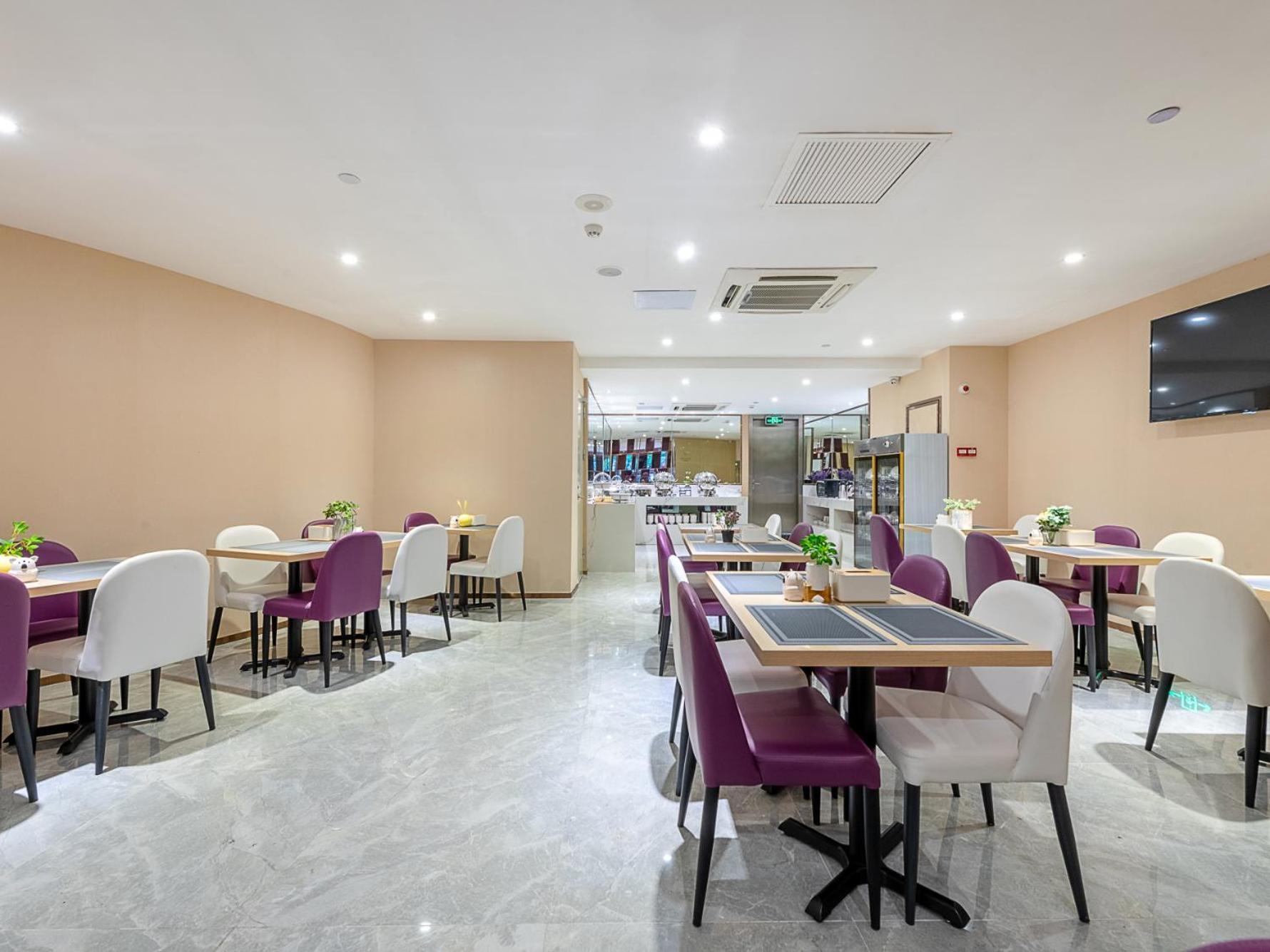 Lavande East Railway Station Tianpingjia Subway Station Branch 3* Canton