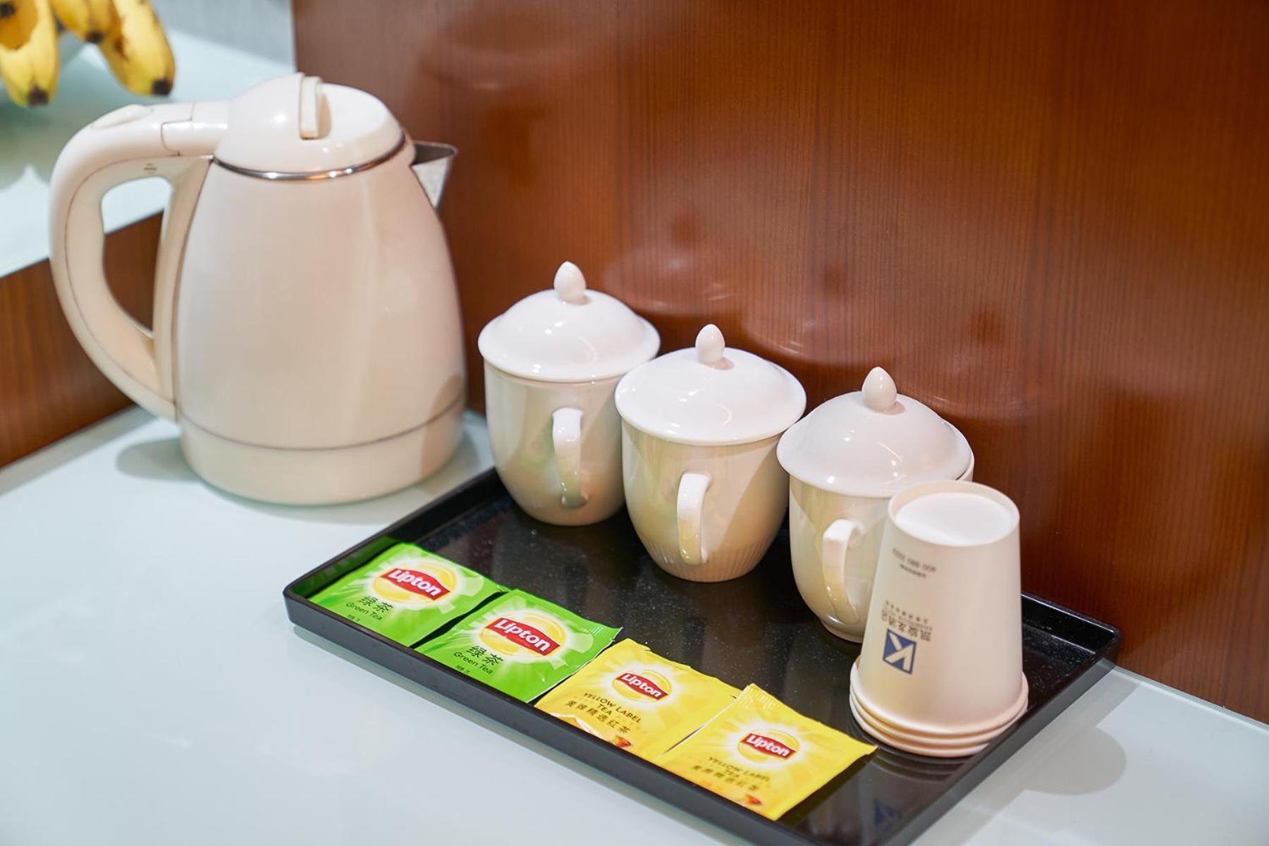 Kaiserdom Baiyun Airport-24-hour Airport-free Shuttle Bus Hotel