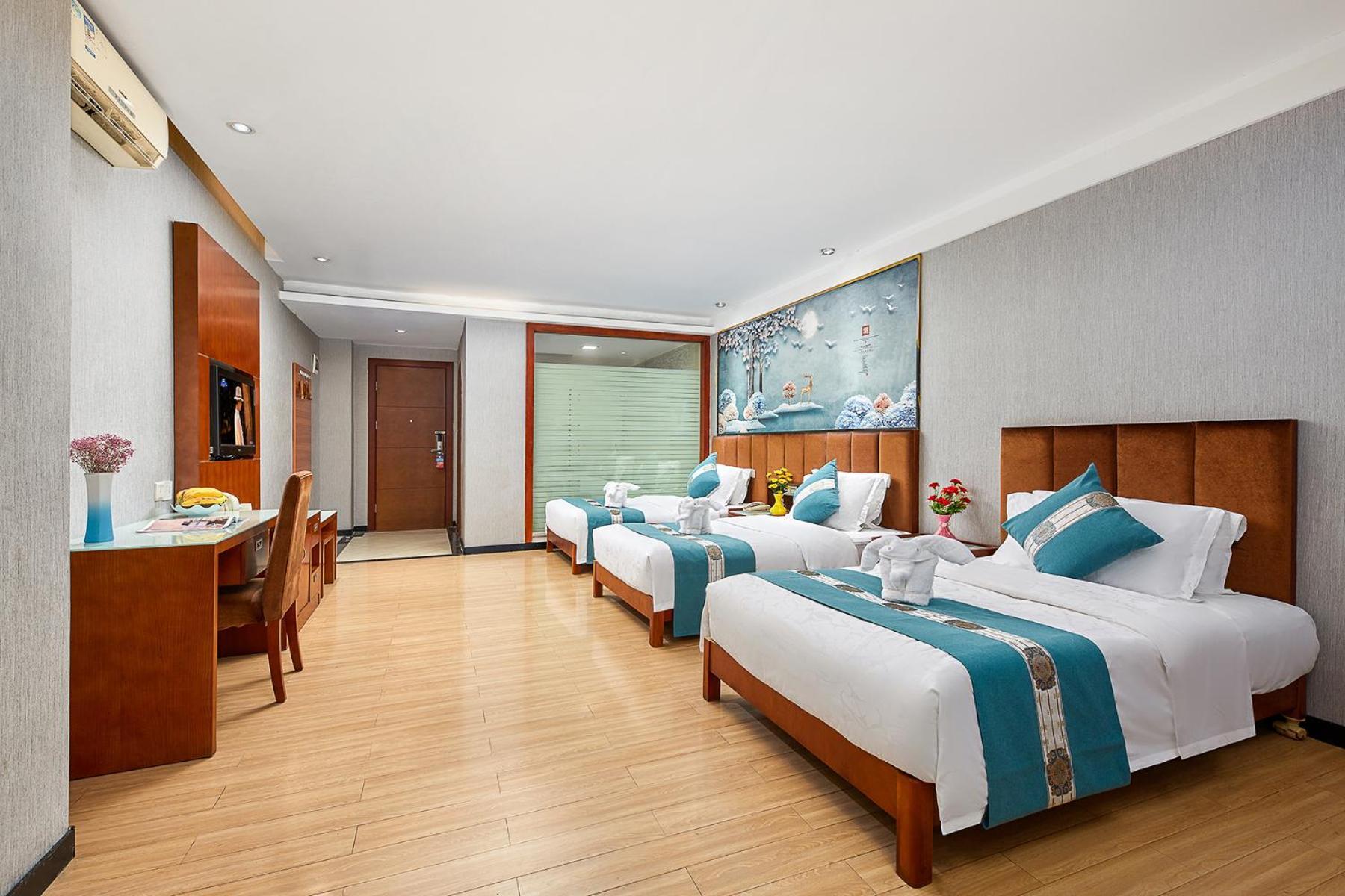 Hotel Kaiserdom Baiyun Airport-24-hour Airport-free Shuttle Bus 2*